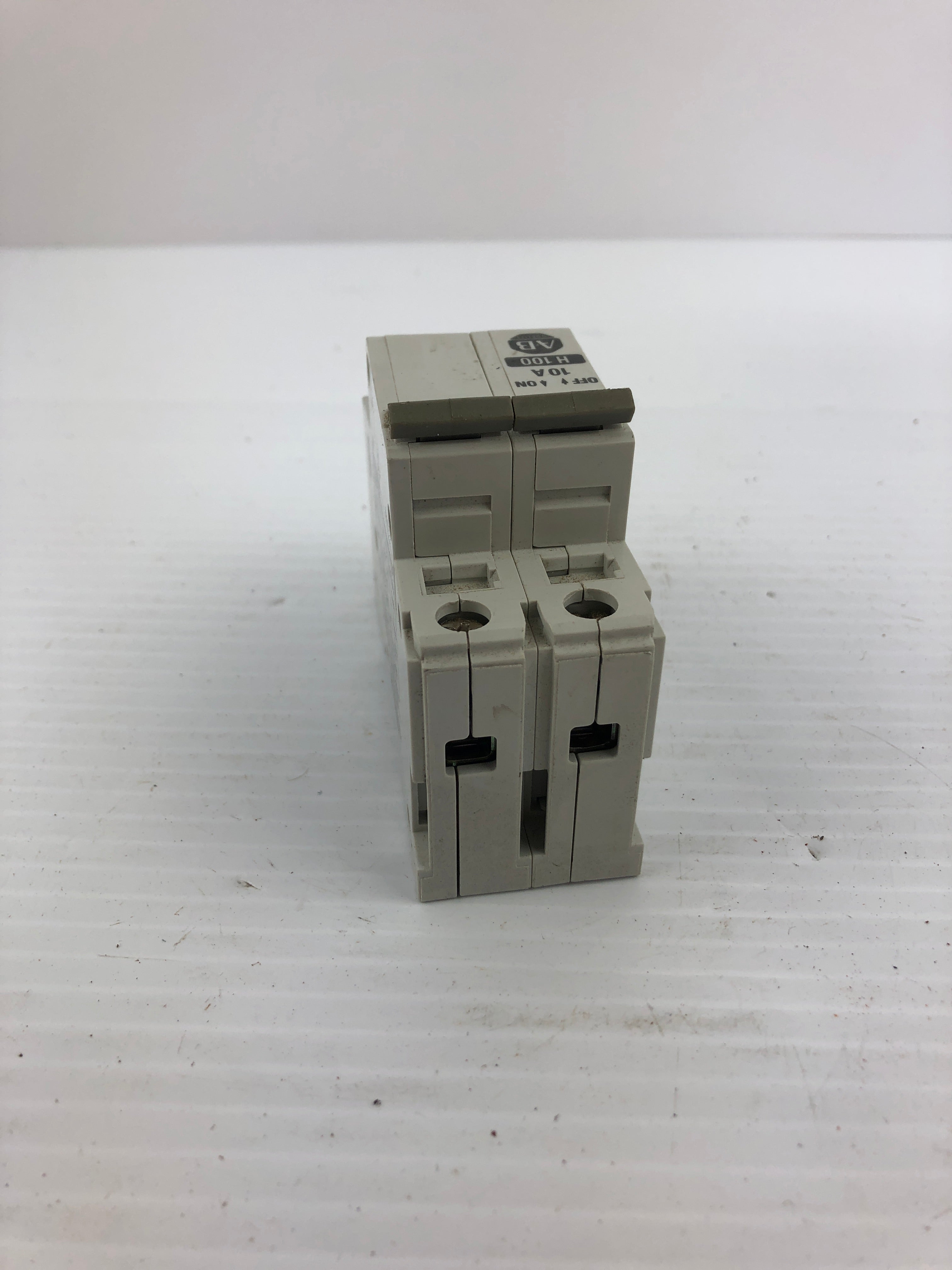 Allen Bradley 1492-CB2 Circuit Breaker H100 10A Series B