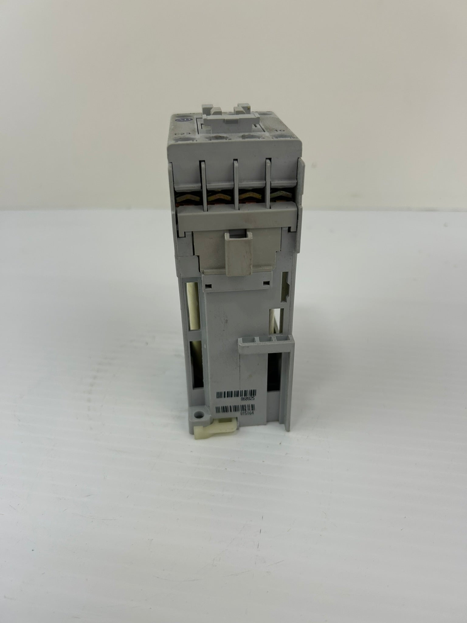 Allen-Bradley 100-C23D*10 Contactor Series C 690V 32A 3PH 8kV