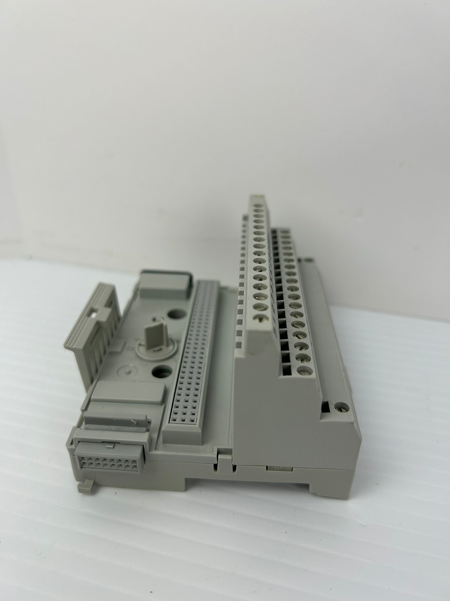 Allen-Bradley 1794-TB2 Terminal Base Series A Rev D01
