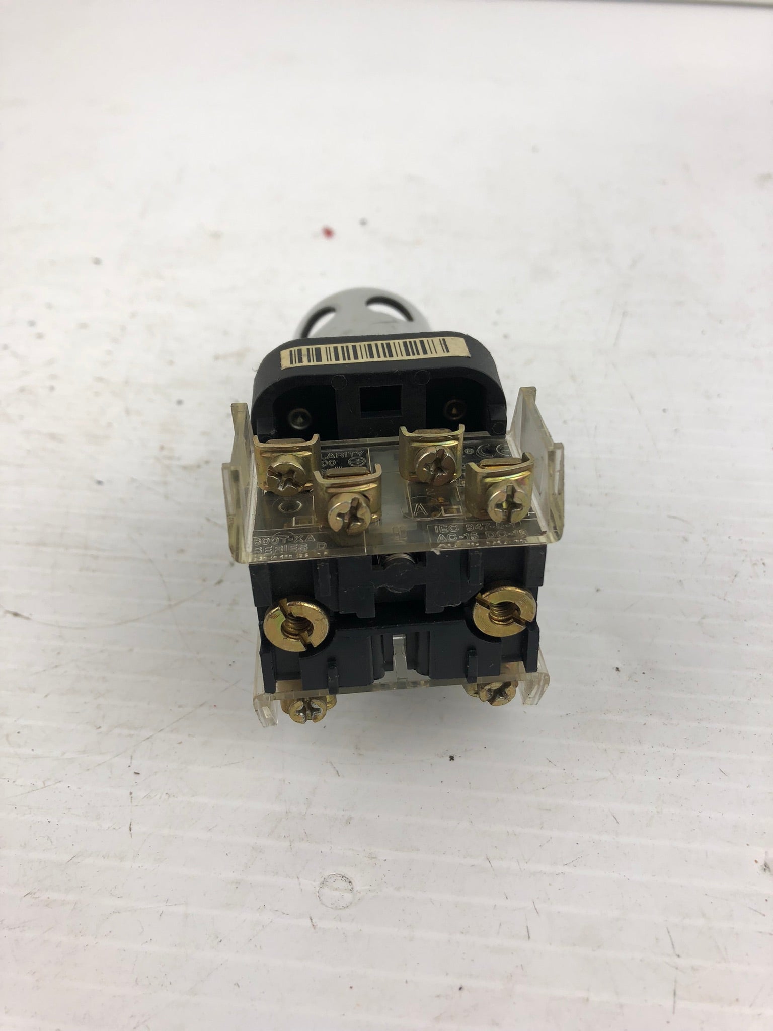 Allen-Bradley 800T-QT24 Push Button Series T Red 24VAC/DC