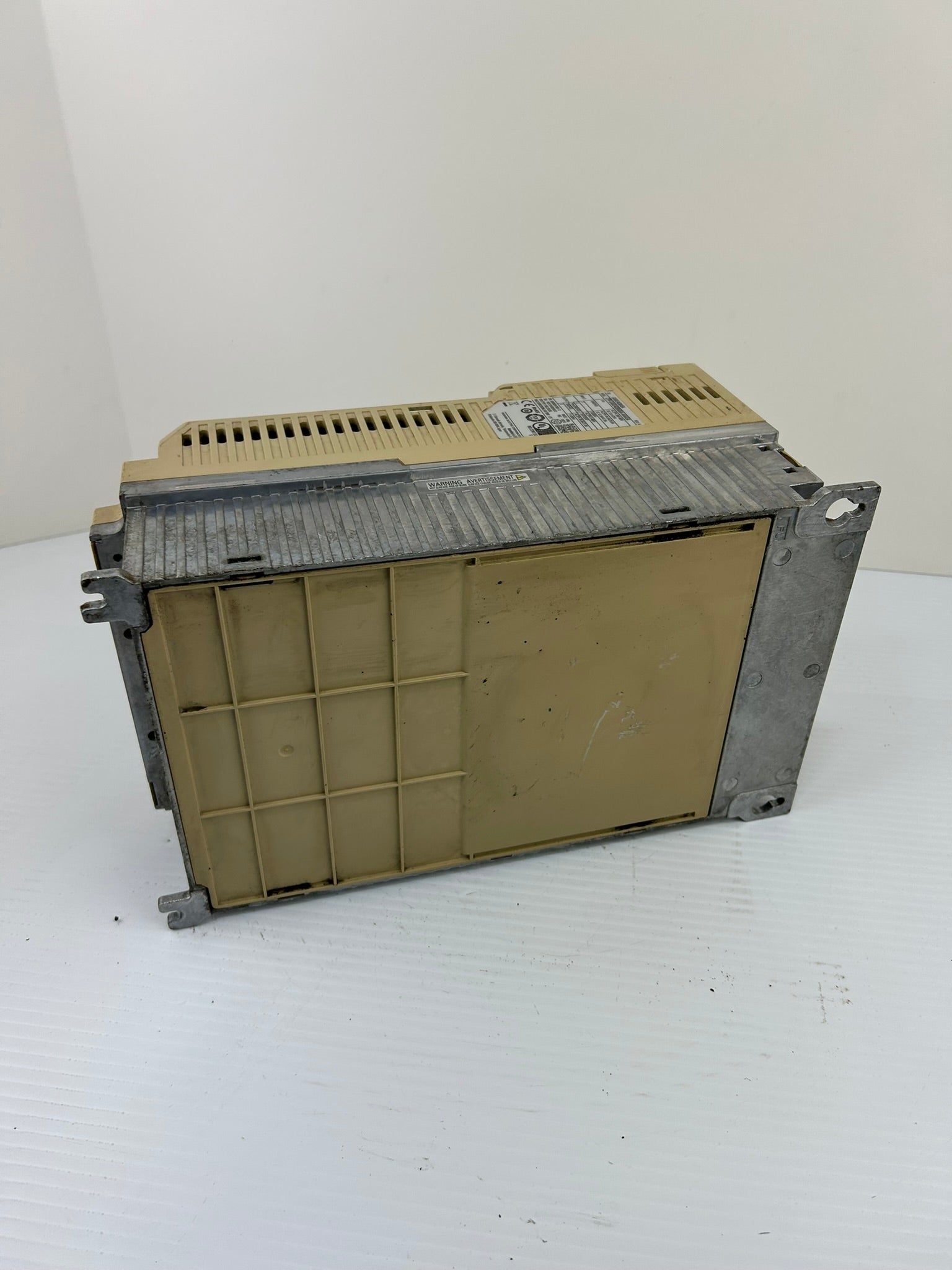 Yaskawa Electric CIPR-GA50U4038ABAA-AAAASA Industrial AC Drive Rev A No Top Cov