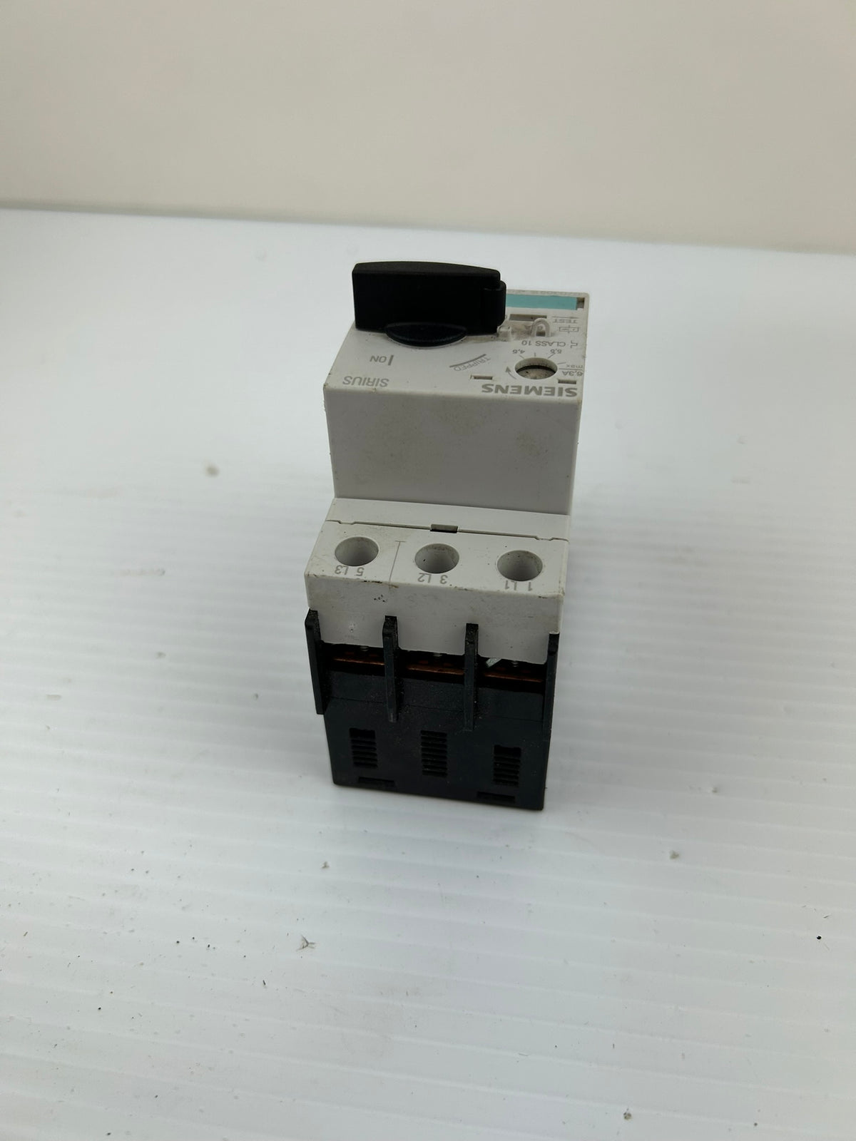 Siemens SIRIUS 3RV1021-1GA10 Motor Starter Protector 4.5-6.3A Class 10