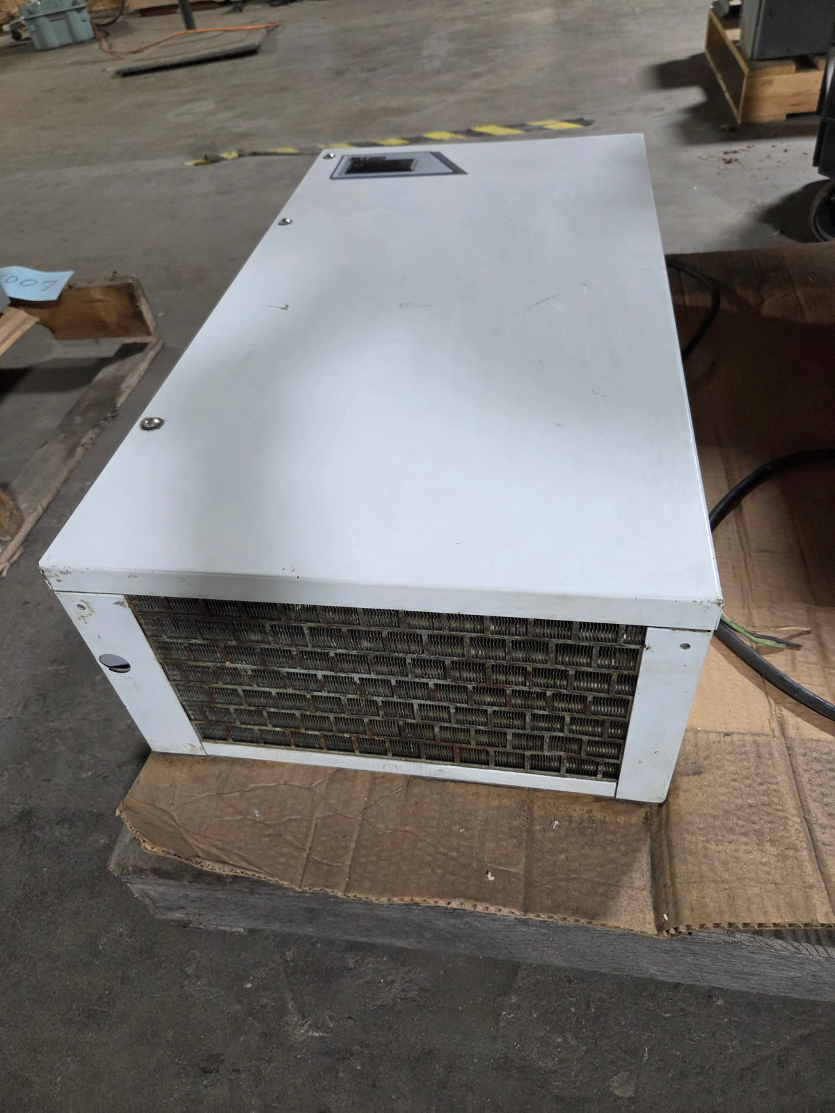 McLean CR290465G003 Electronic Enclosure Air Conditioner 200V 50/60Hz 1 Phase