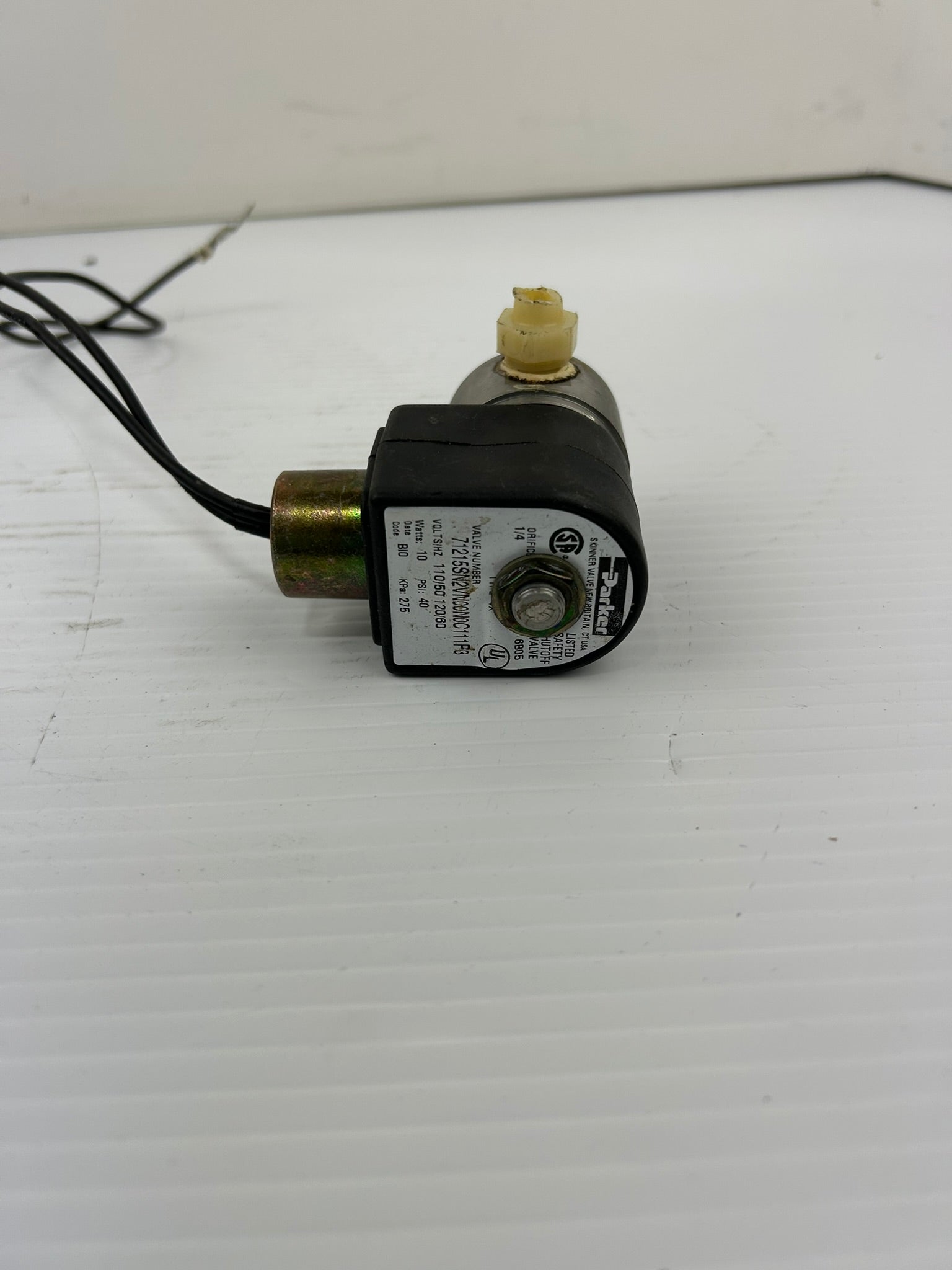 Parker 71215SN2VN00N0C111P3 Solenoid Valve 110/120 Volts 50/60Hz 10 Watts 40 PSI