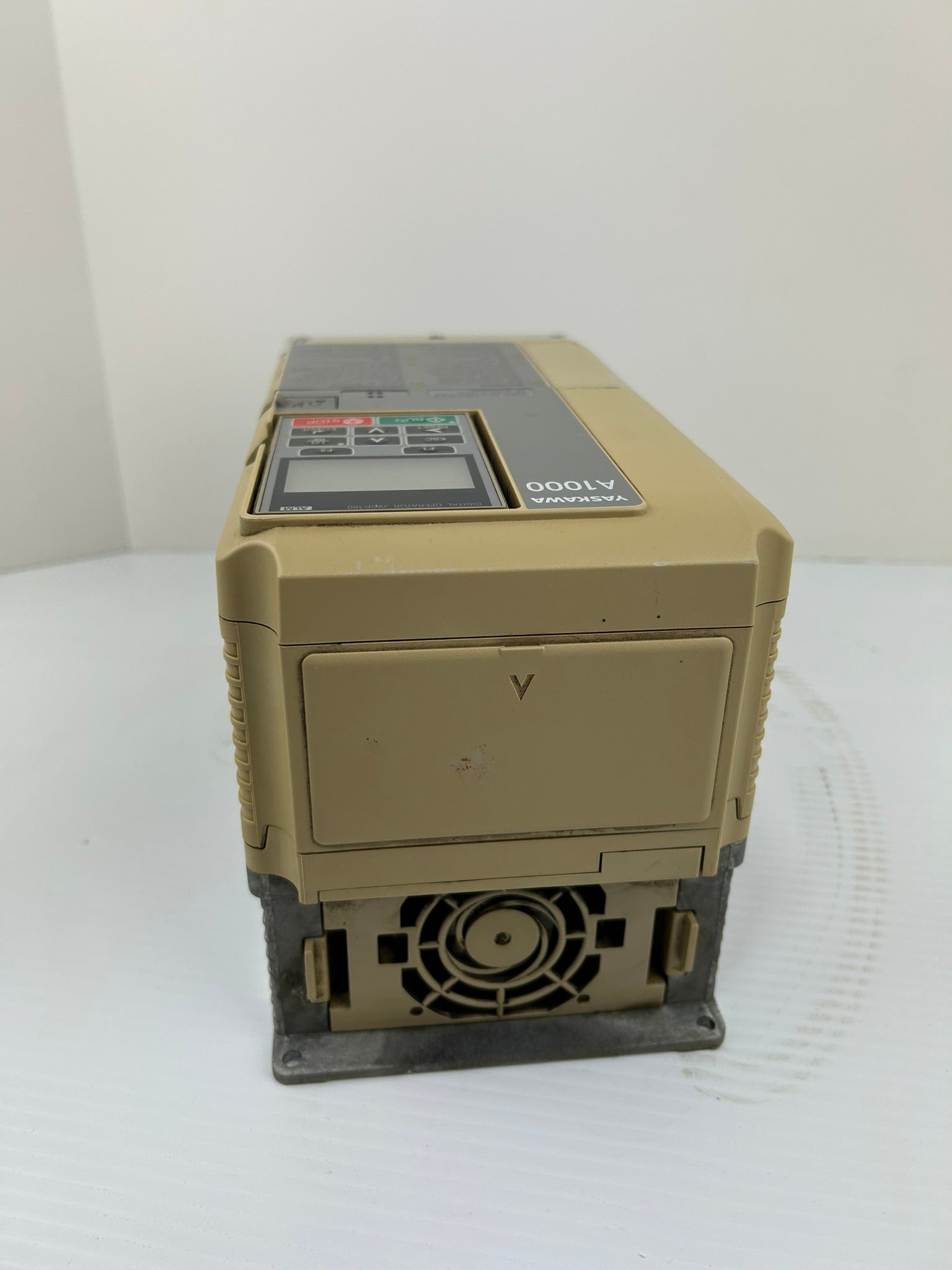 Yaskawa Electric CIMR-AU4A0011FAA Industrial AC Drive Rev E