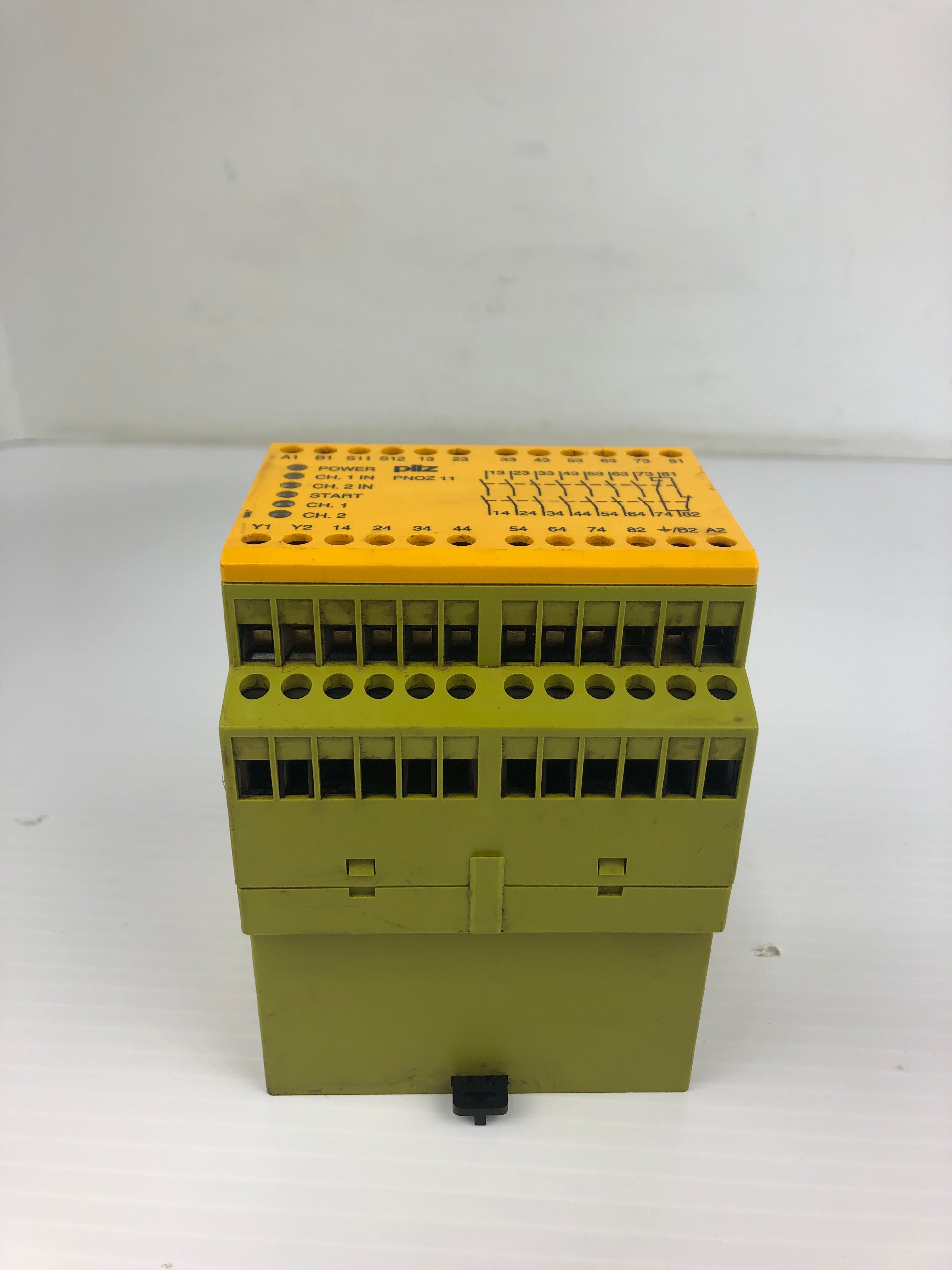 Pilz PNOZ 11 Safety Relay 110-120VAC 24VDC 7n/o 1n/c PNOZ11