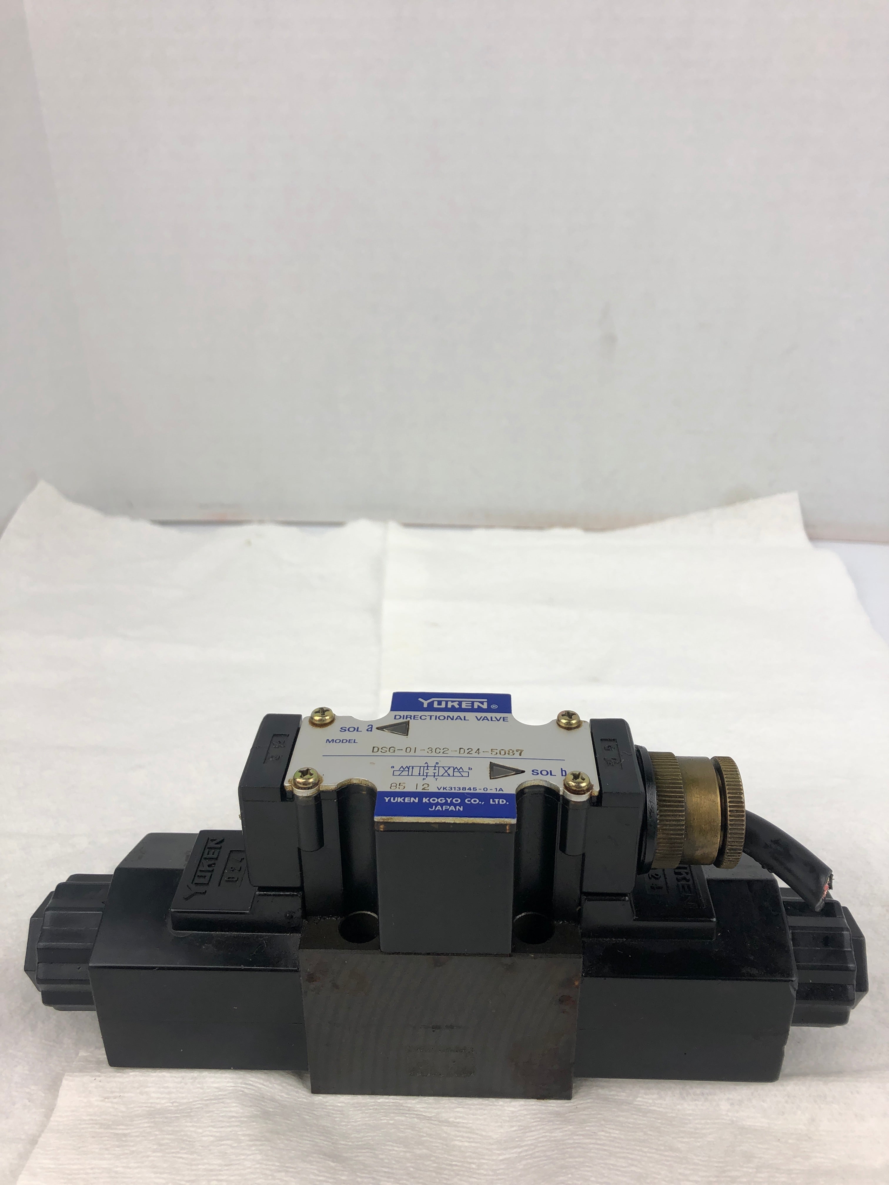 Yuken DSG-01-3C2-D24-5087 Directional Valve