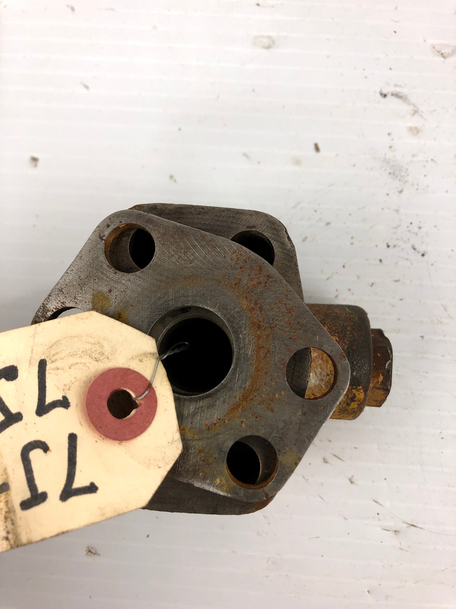 CAT 7J-8308 Valve Caterpillar 7J8308