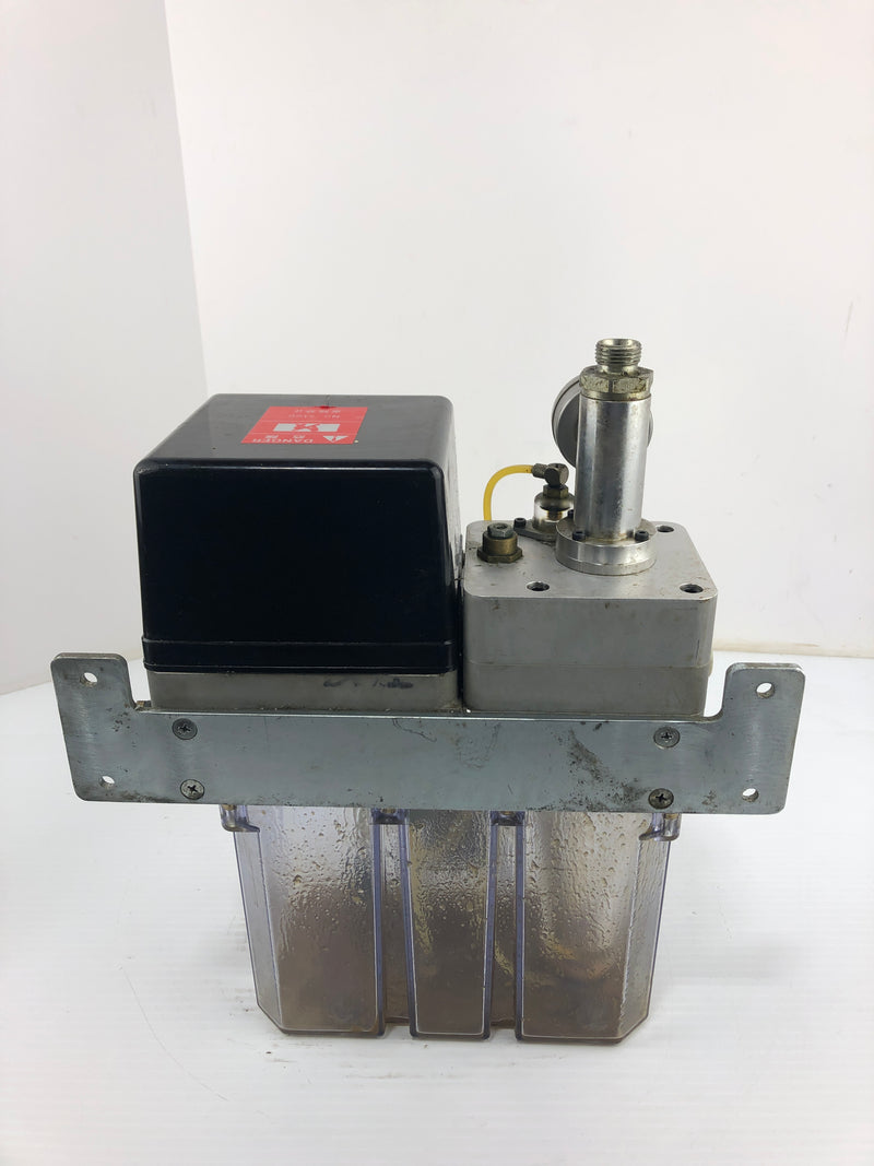 SKF Lubrication Systems VCM-2000-KW3-SP6 Oil Pump Unit 24V