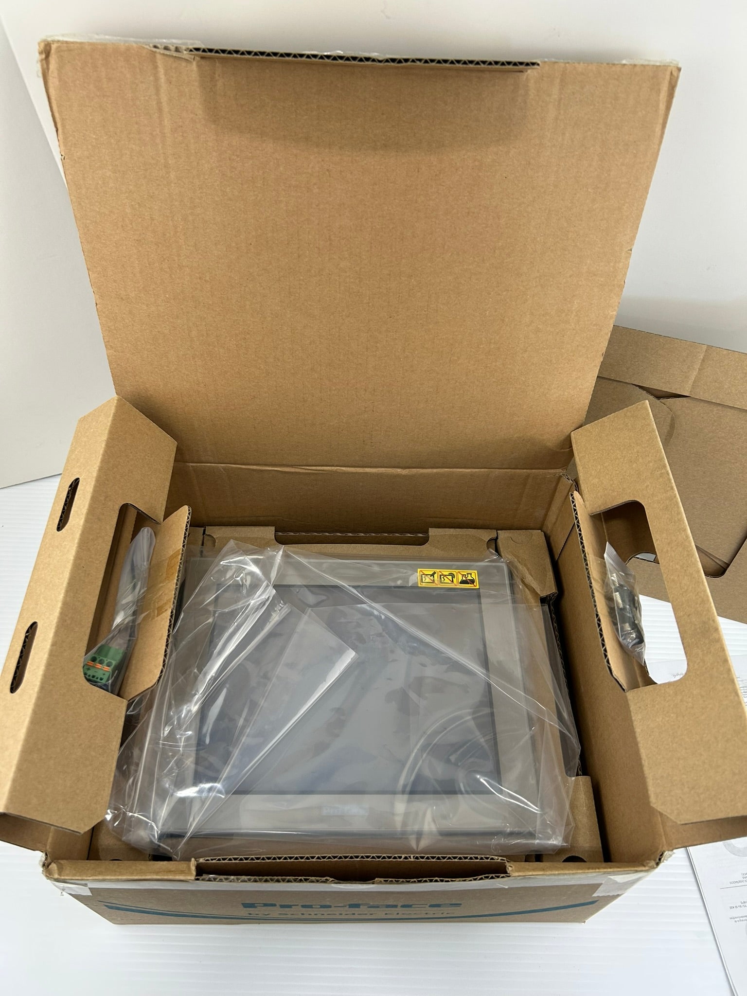 Pro-face GP-4501T PFXGP4501TAD 10.4" Touchscreen HMI Operator Interface 24VDC