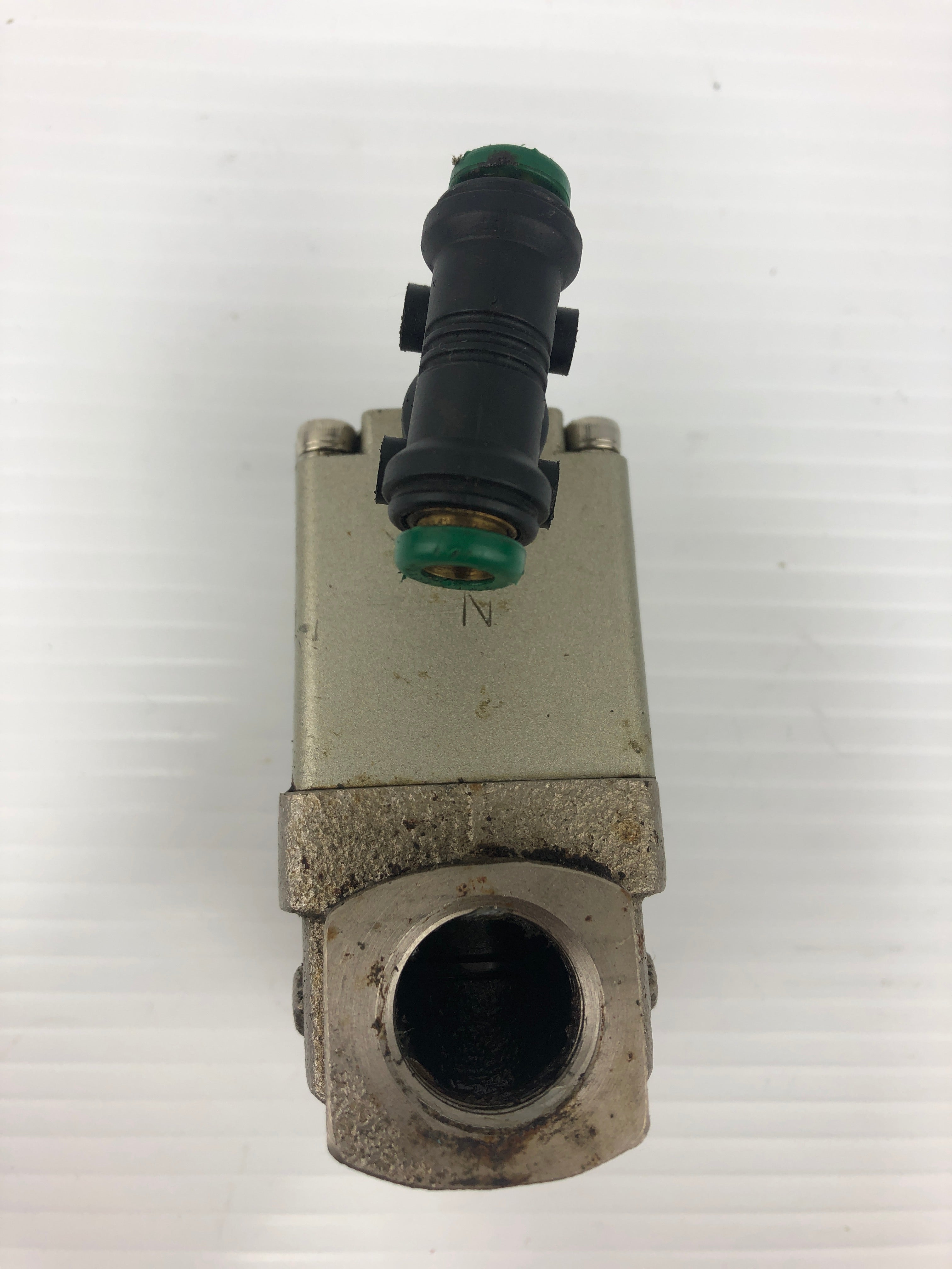 SMC VNC211A Process Valve with 15 mm Port and Tee Fitting