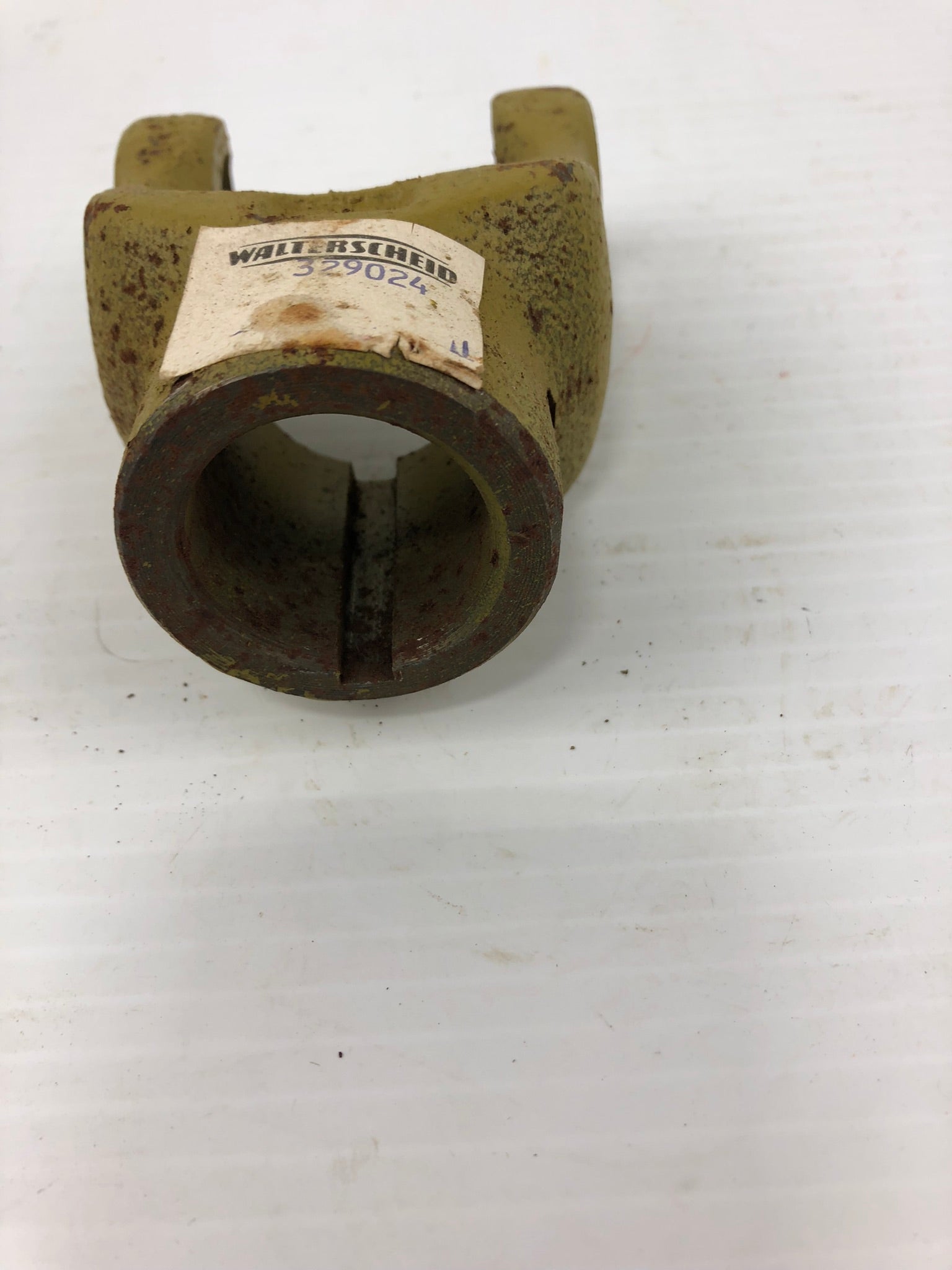 Walterscheid 329024 Round Bore Yoke