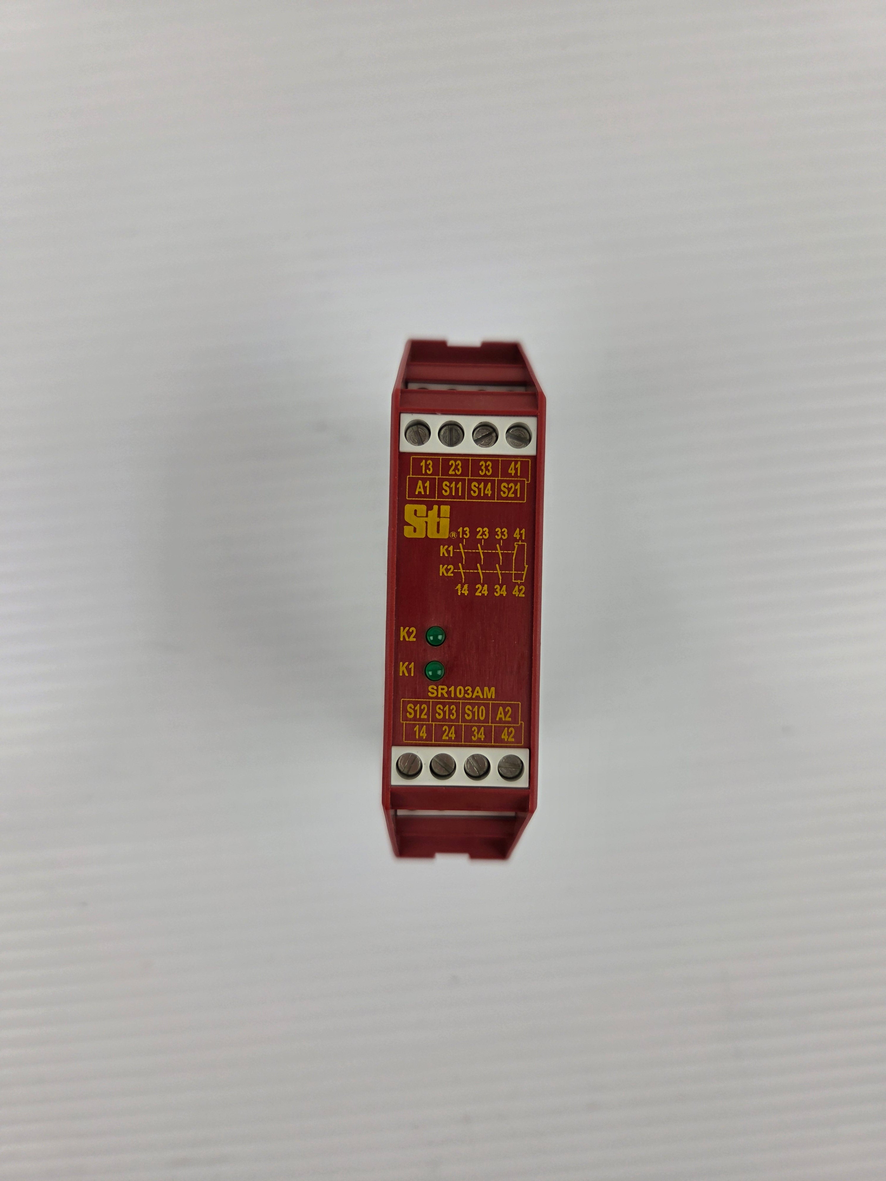 STI SR103AM02 Safety Monitoring Relay 115VAC DIN Rail 3NO 1NC Guard SR103AM