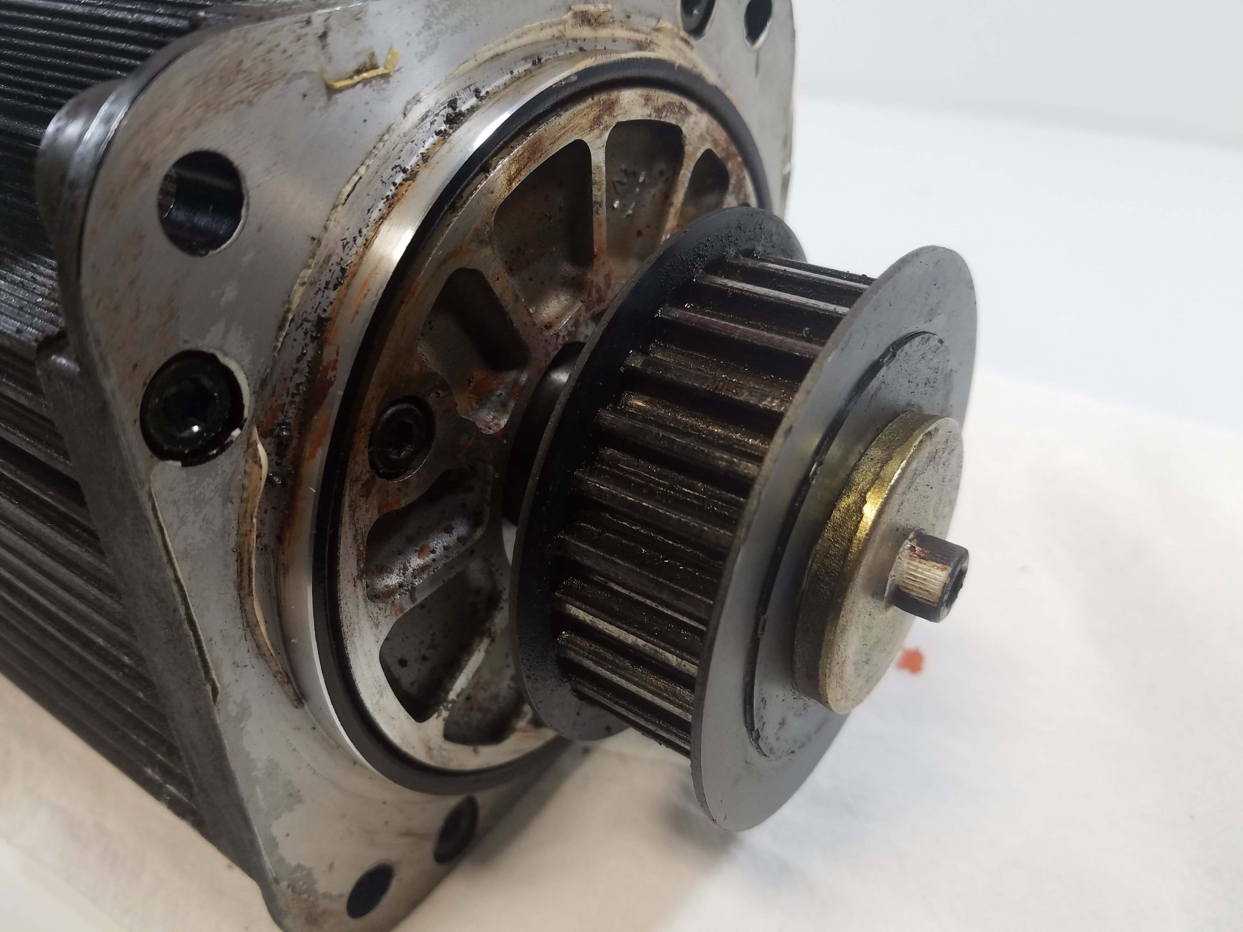 Yaskawa SGMGH-13A2A-YR23 AC Servo Motor 1500W 200V 16.7A