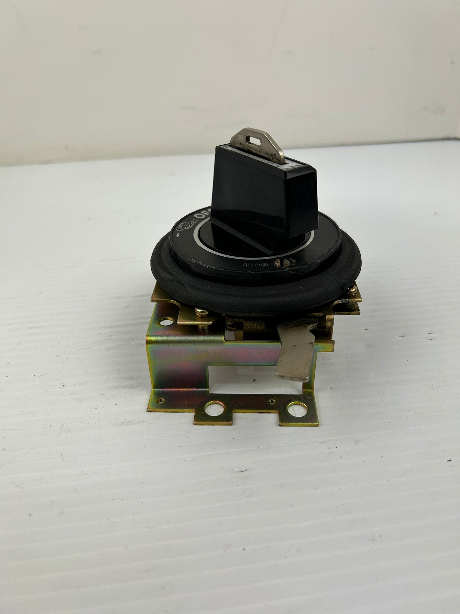 Fuji Electric N-13A-Q-02785 On/Off Release Switch