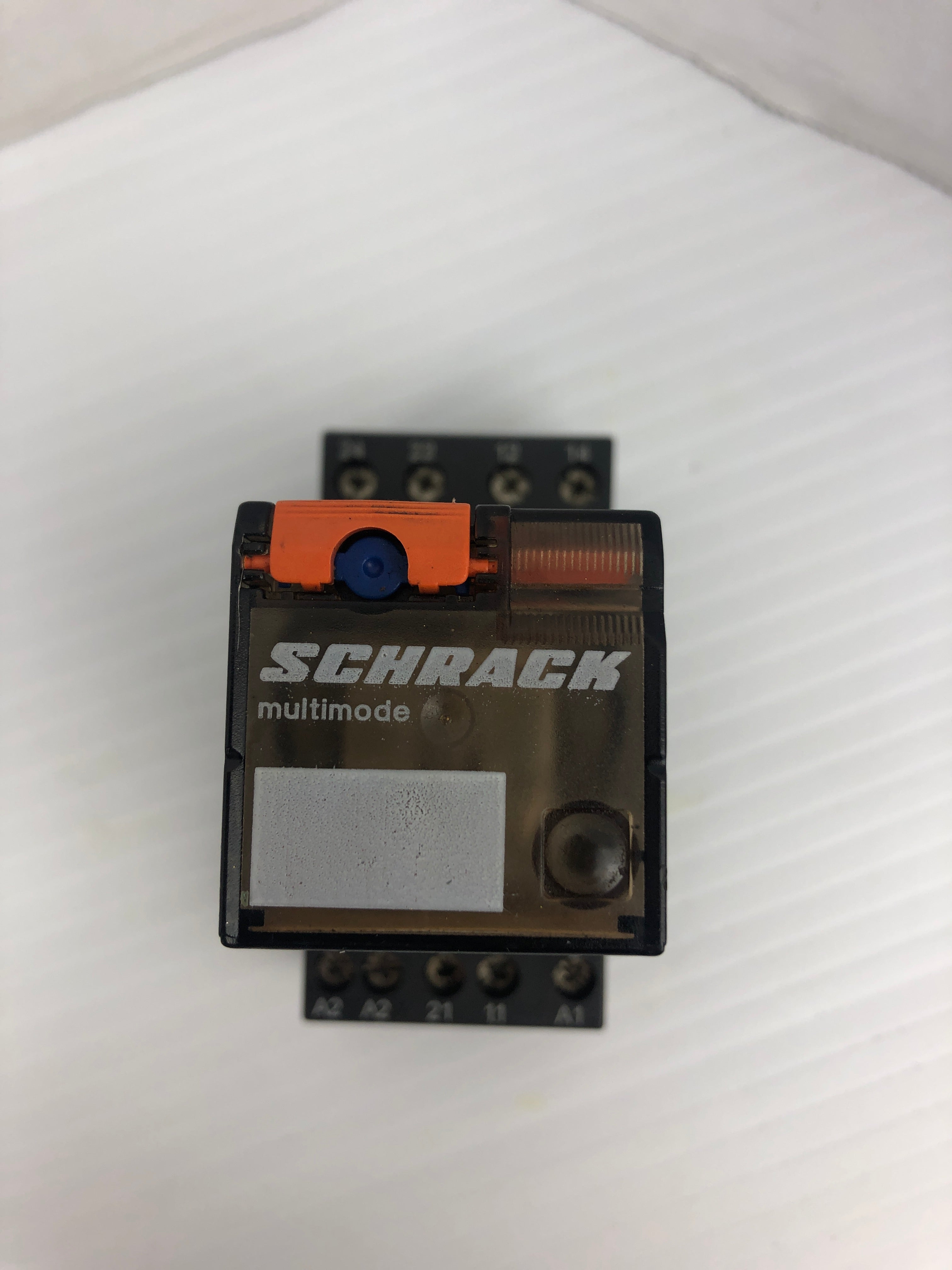 Schrack MT221024 Relay 250V 10A 1/4HP with MT78745 Base 400VAC 10A