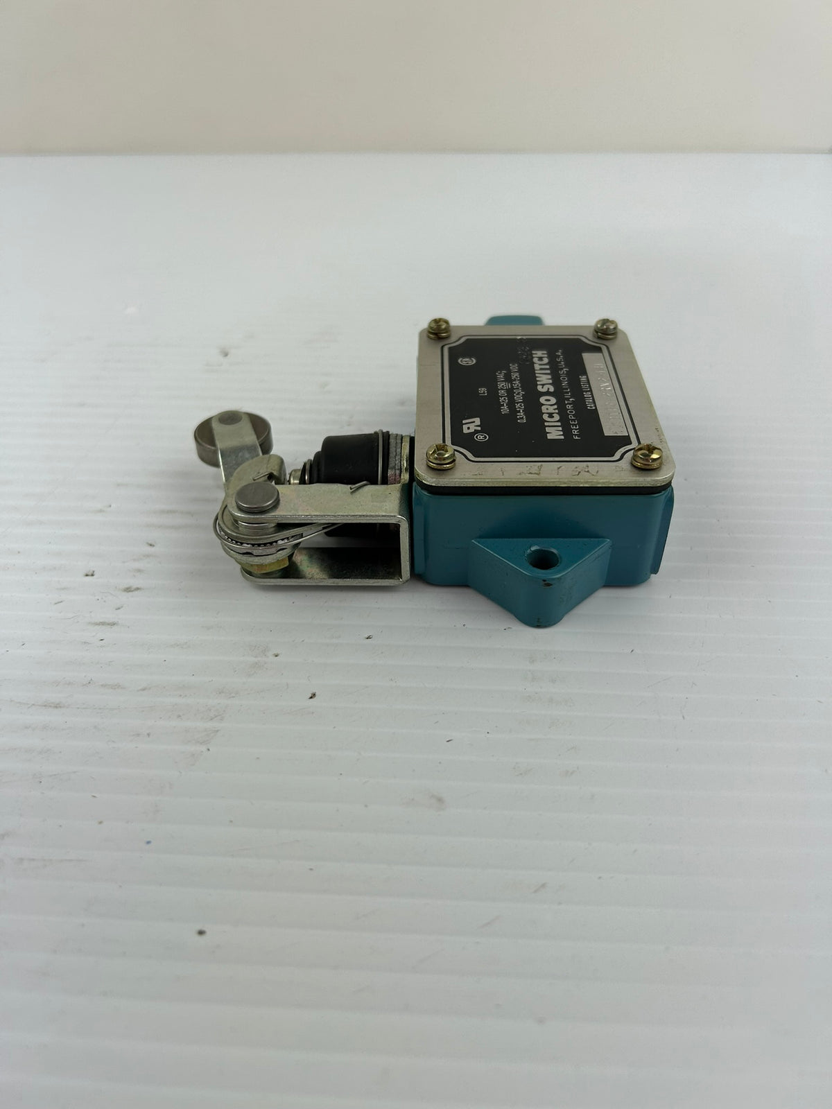 Micro Switch L59 Limit Switch Roller Lever 10A 125/250VAC DTF2-2RN2-LH