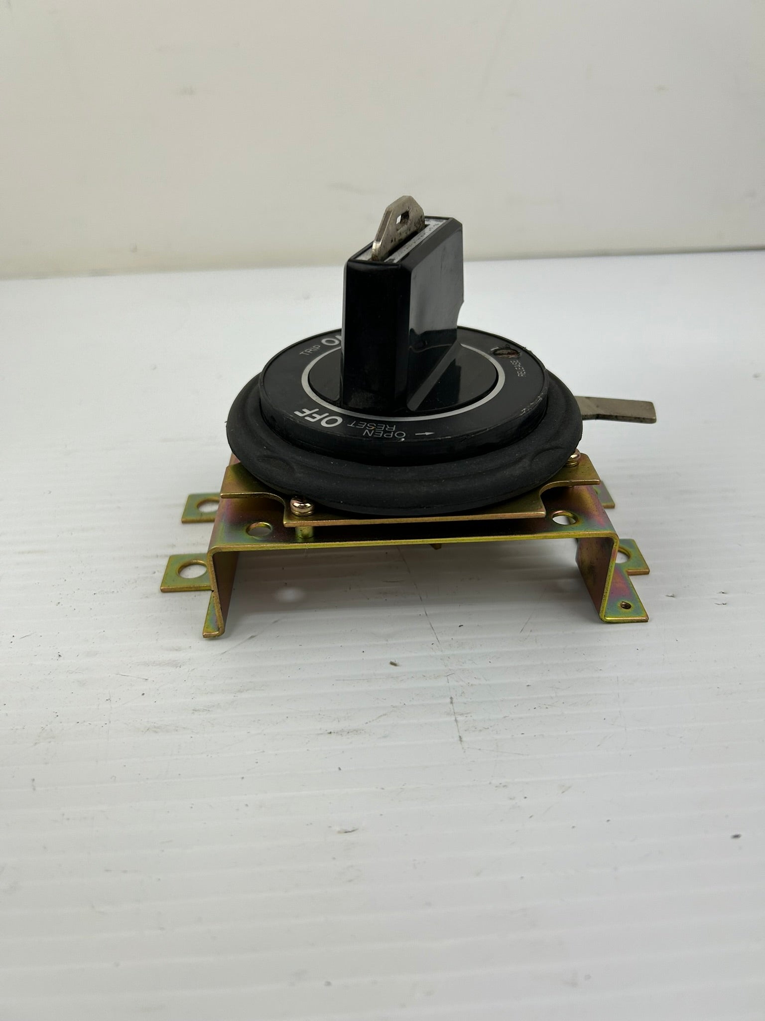 Fuji Electric N-13A-Q-02785 On/Off Release Switch