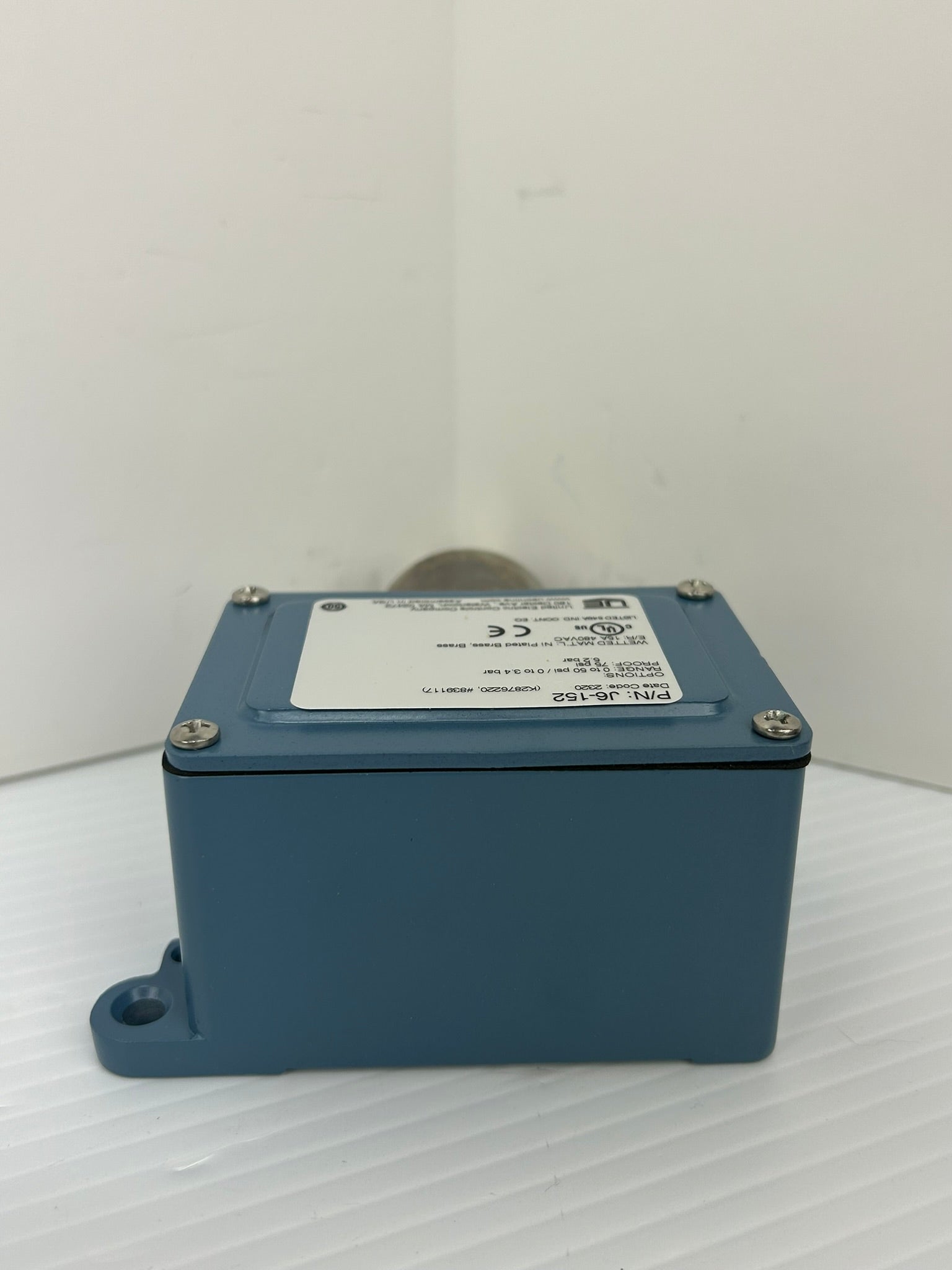 United Electric Controls J6-152 Pressure Switch 0-50PSI 0-3.4bar
