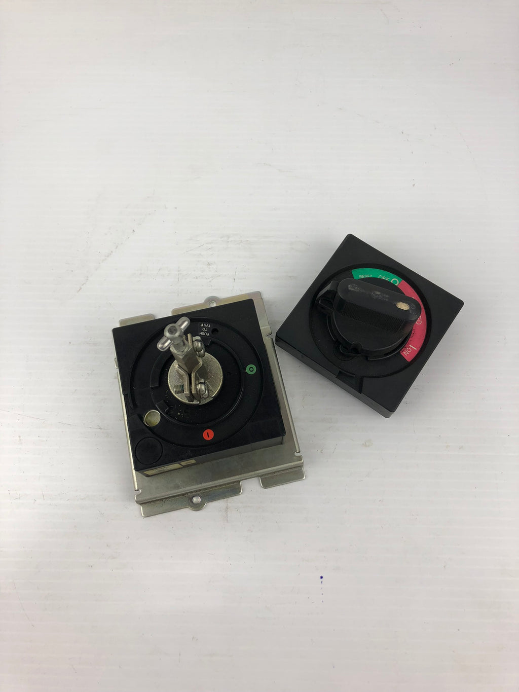 Mitsubishi V2GSWU Circuit Breaker On Off Switch