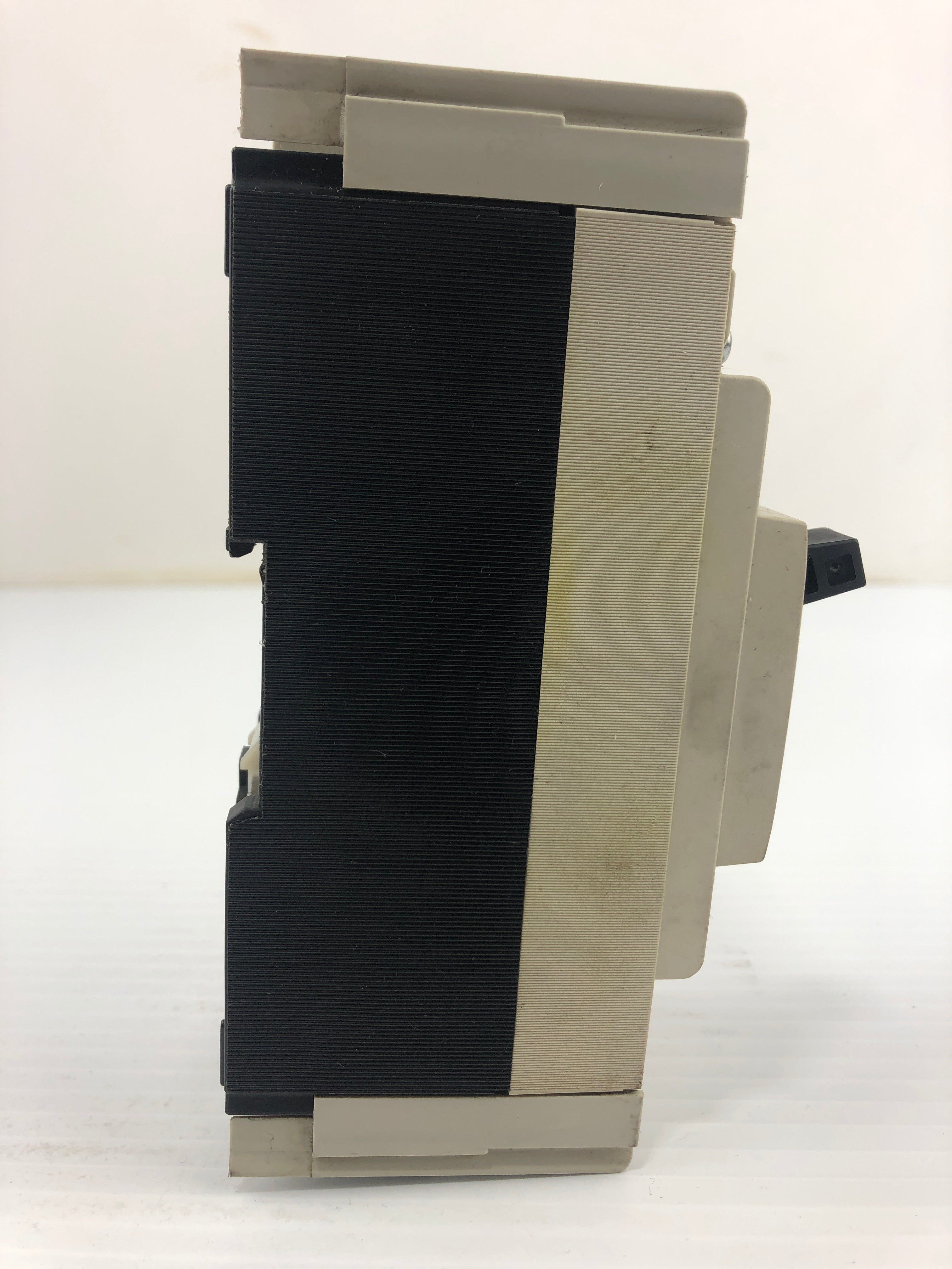 Mitsubishi NF50-SWU No-Fuse Breaker 20 Amp NF50-SWU2