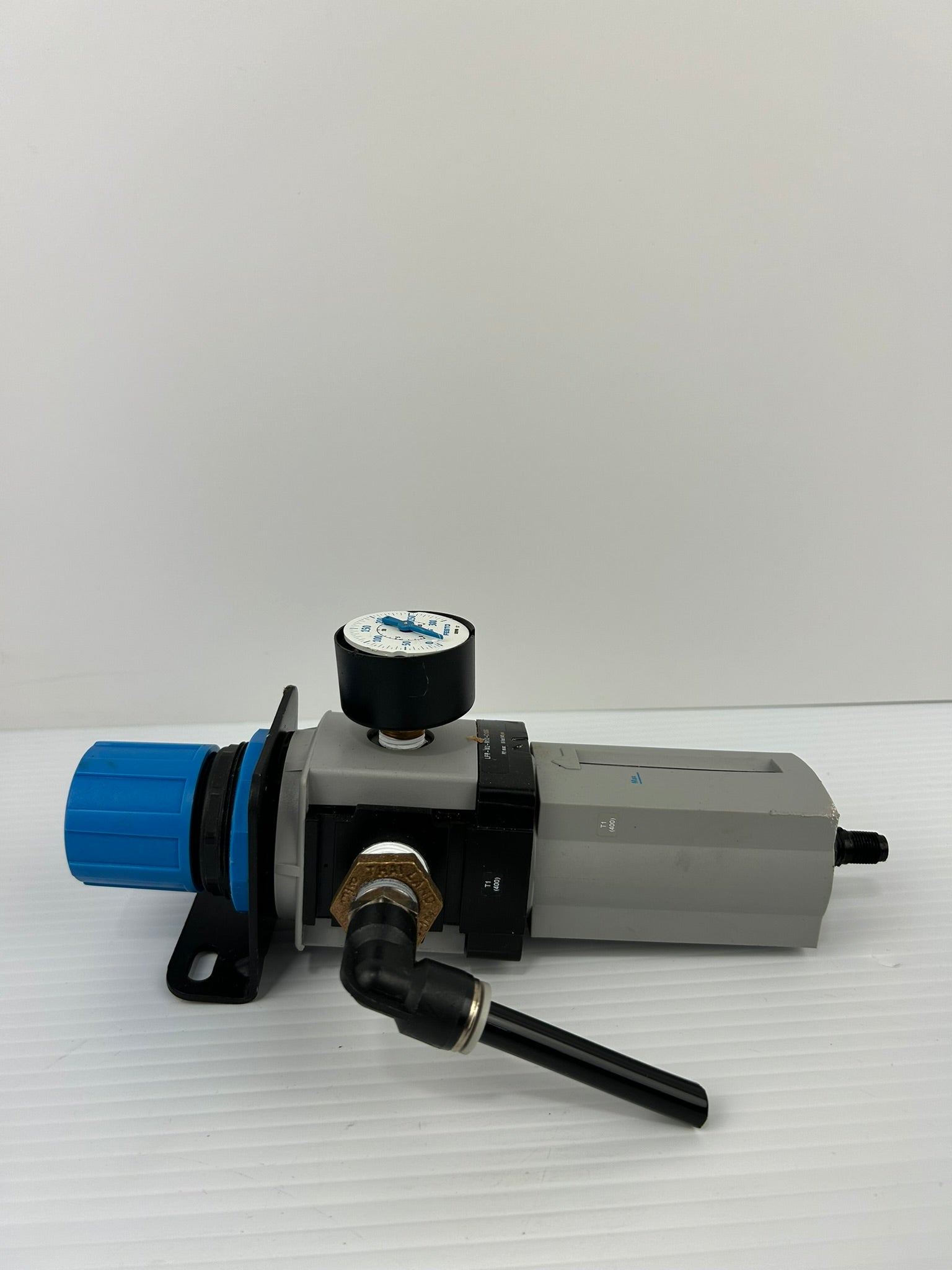 Festo LFR-M2-N1/2-C10SG Pneumatic Regulator Filter 145PSI with 183908 Gauge