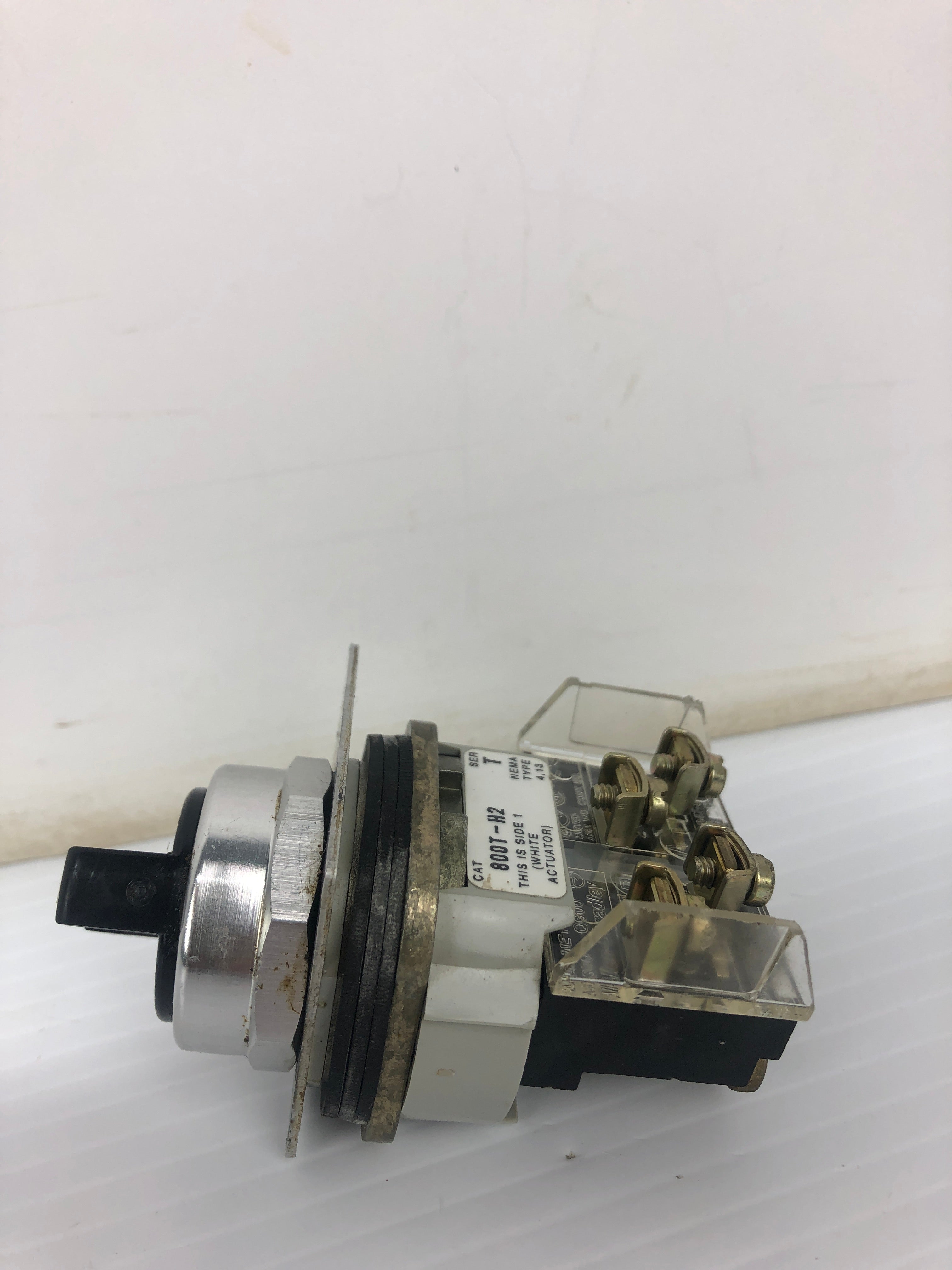 Allen-Bradley 800T-H2 Selector Switch Type: 4,13 Ser. T