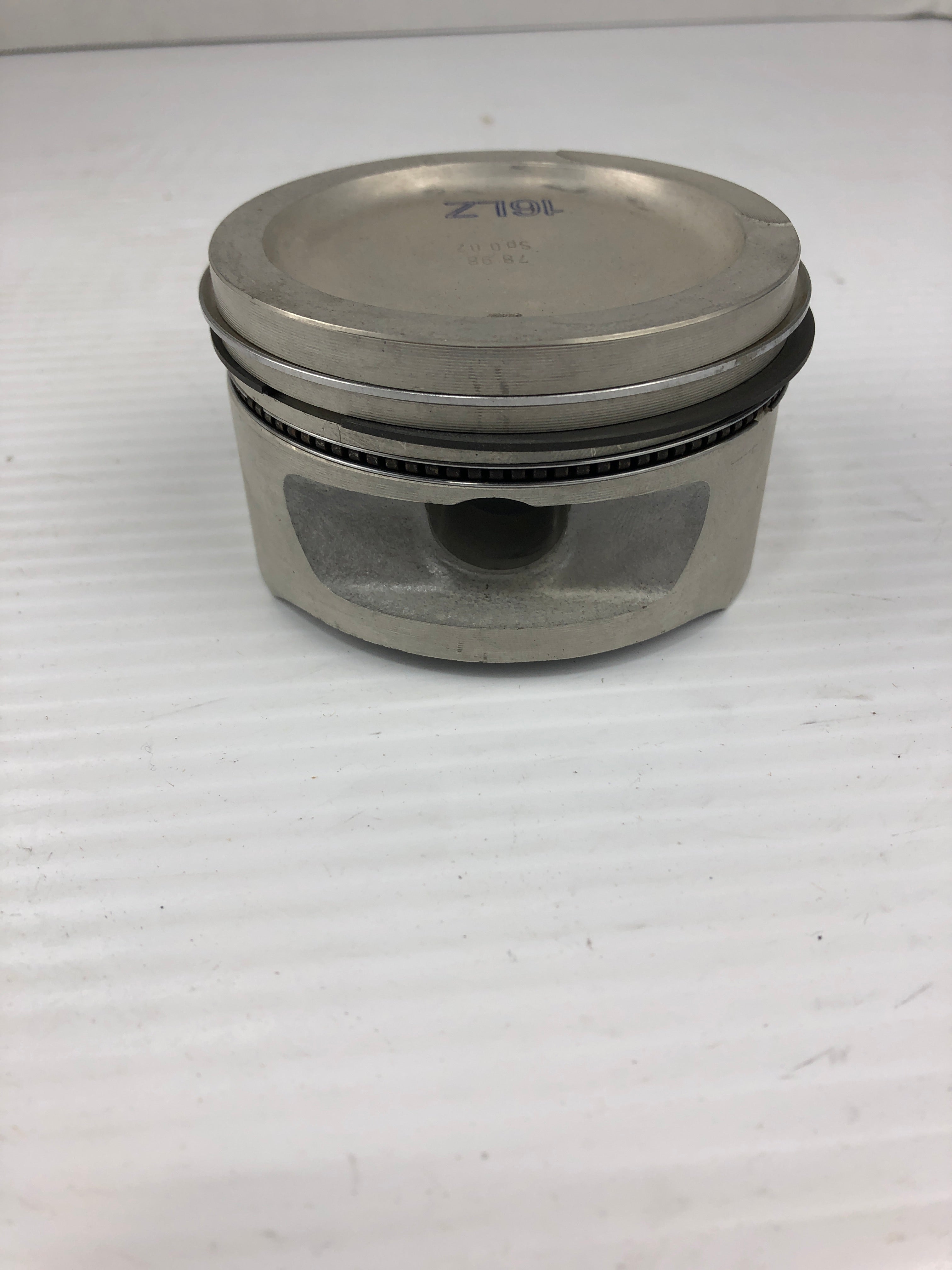 Clevite 2242911 Engine Piston with Rings 224-2911 - Box of 4