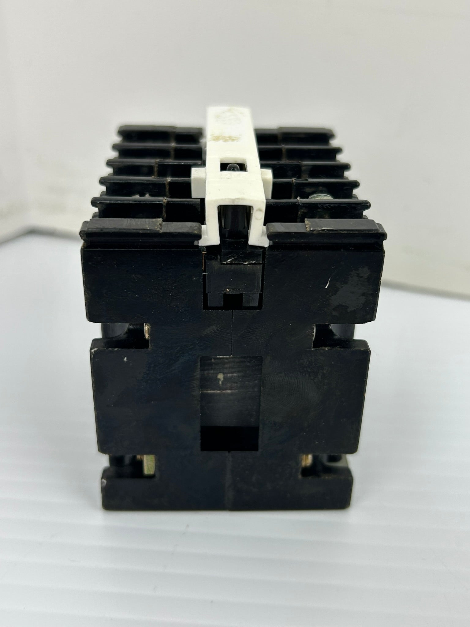 General Electric CR120A04002AA Industrial Relay Series A 300V 10A