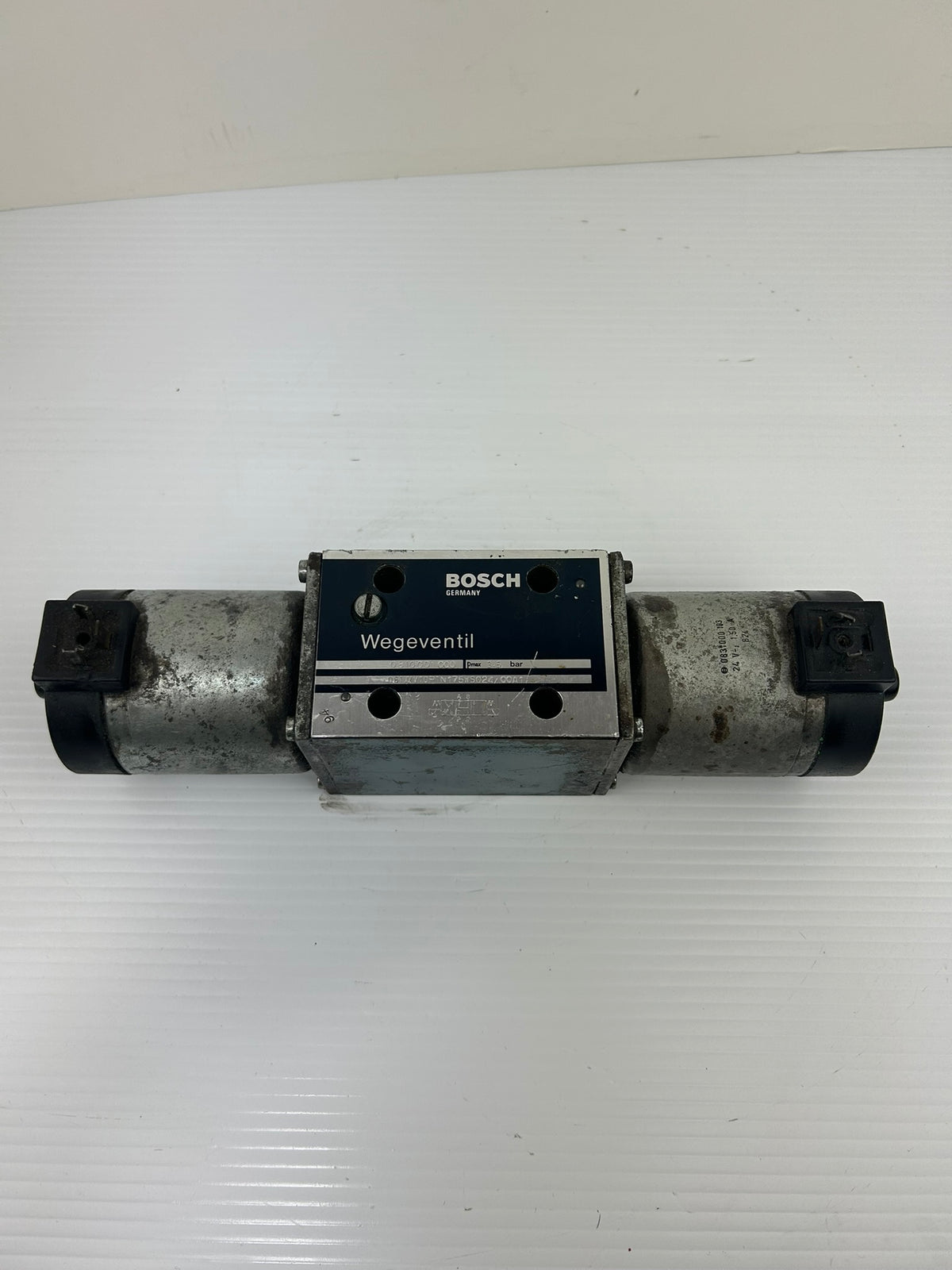 Bosch 0810001000 V93 Directional Valve