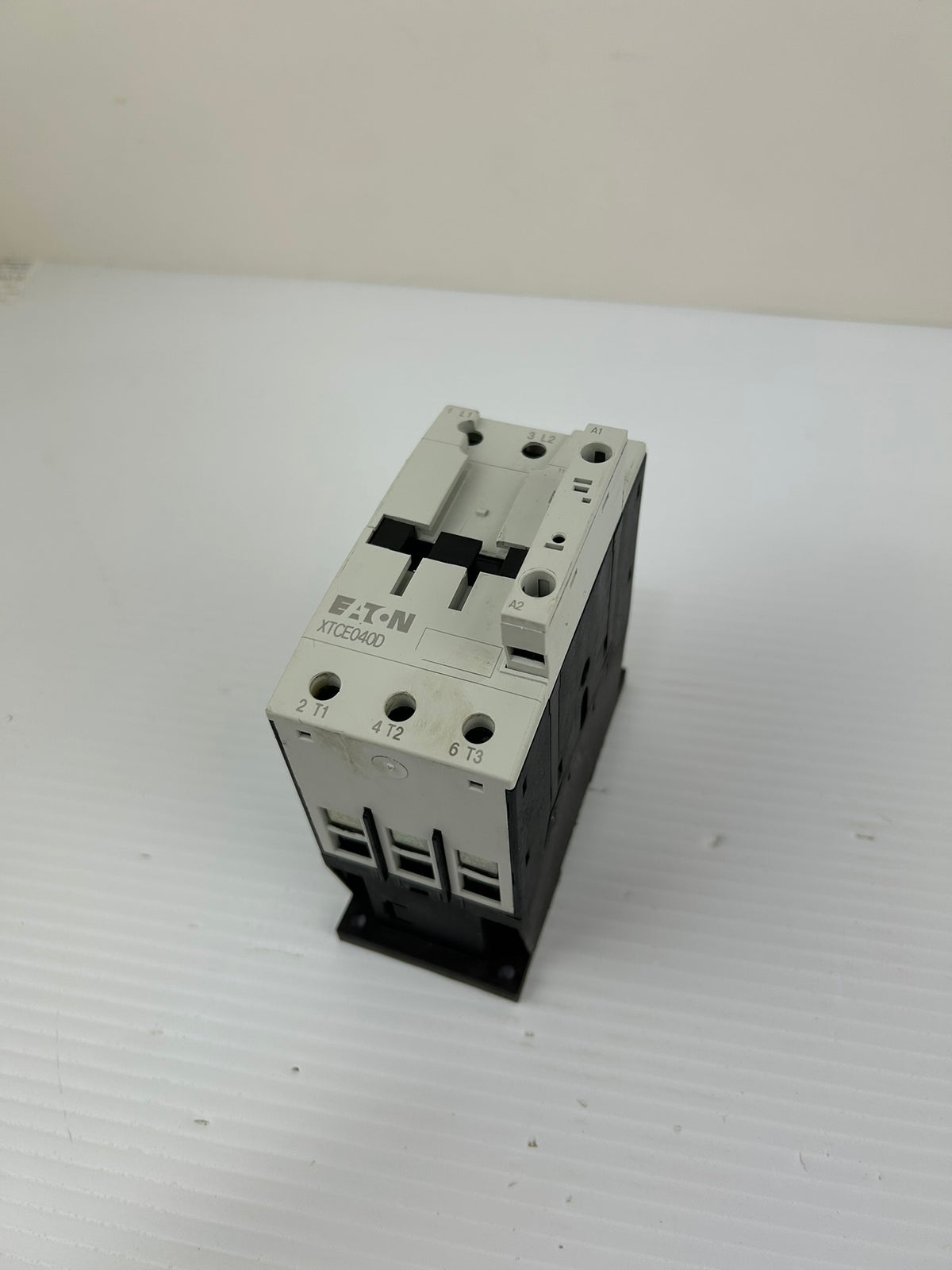 Eaton XTCE040D 40A 3 Pole Contactor 600V 110/120V Coil 50/60Hz XTCE040D00