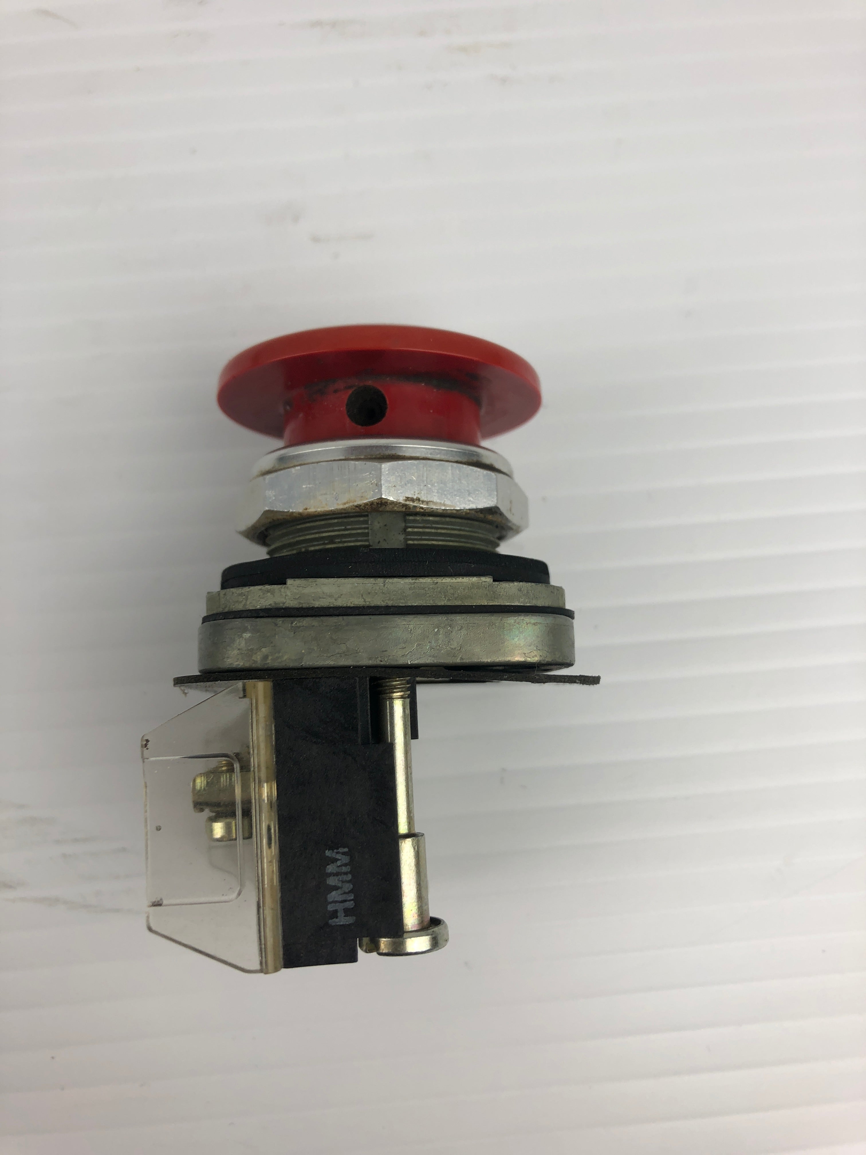 Allen Bradley 800T-XD2 Series D Push Button Red 800T-D Series T
