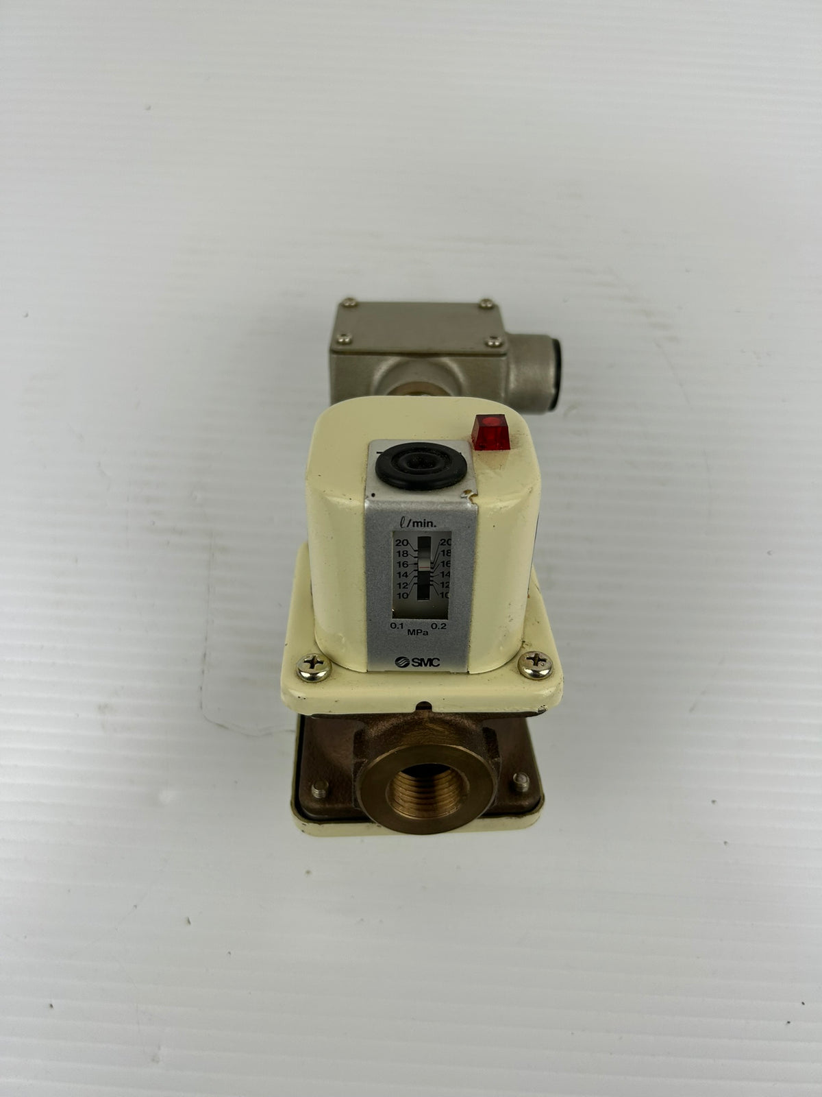 SMC IFW520-04-01-X288 IFW Flow Switch 0.1~0.6MPa 5A 24VDC 25l/min
