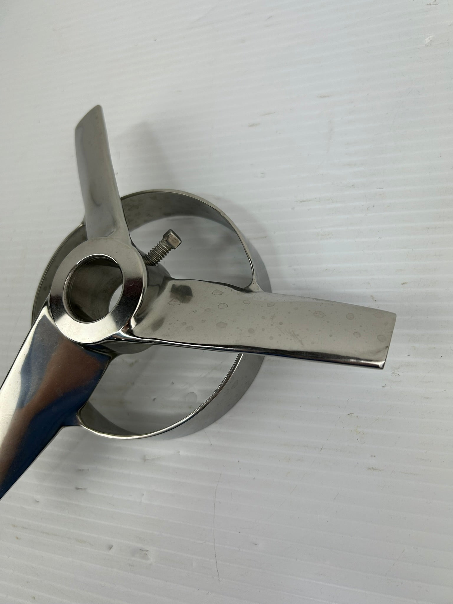 Metal Industrial Fan Blade with Round Mount Base 7" OD x 1" Bore