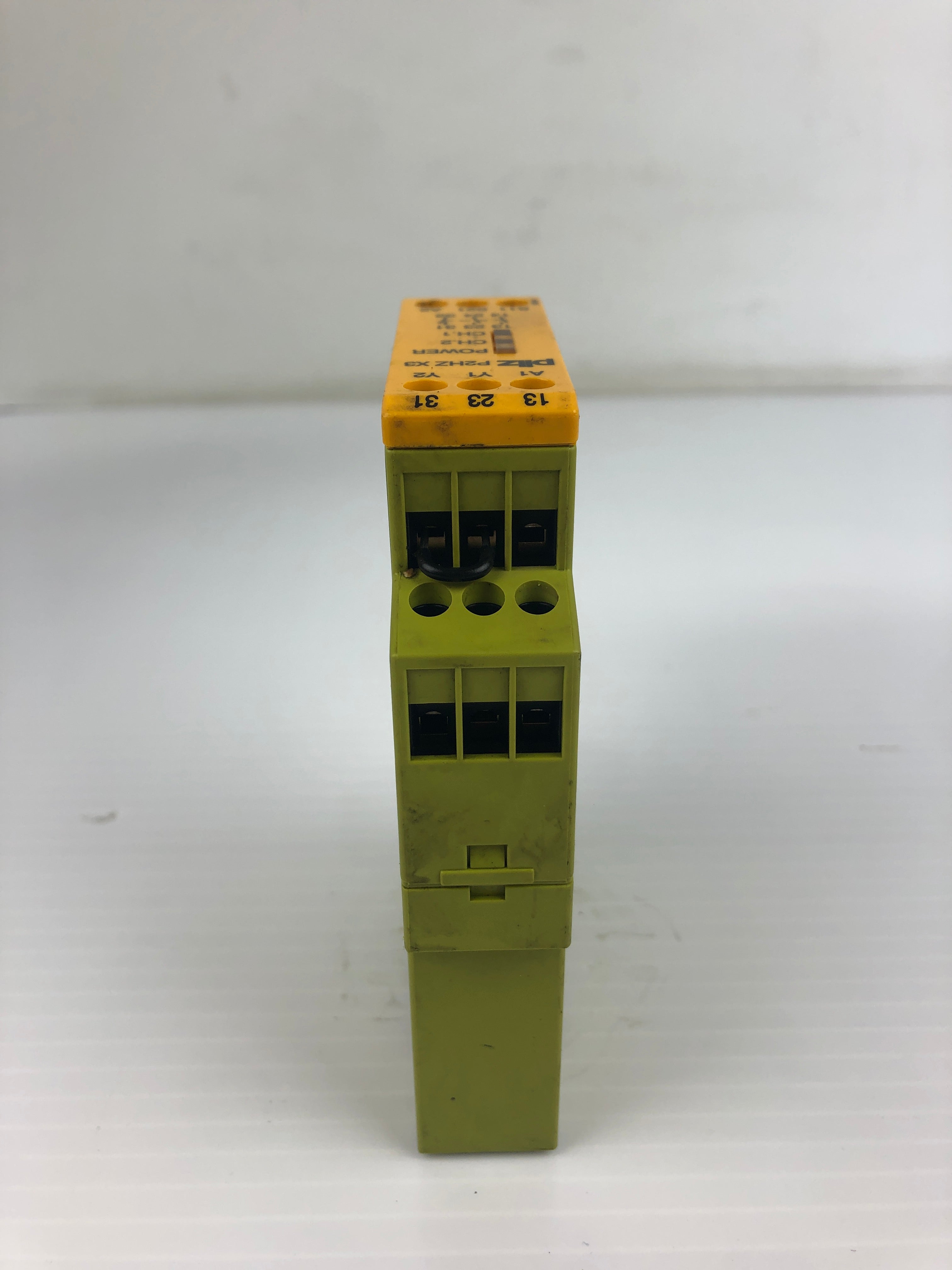 Pilz P2HZ X3 Safety Relay 24VDC 2n/o 1n/c 2,5W