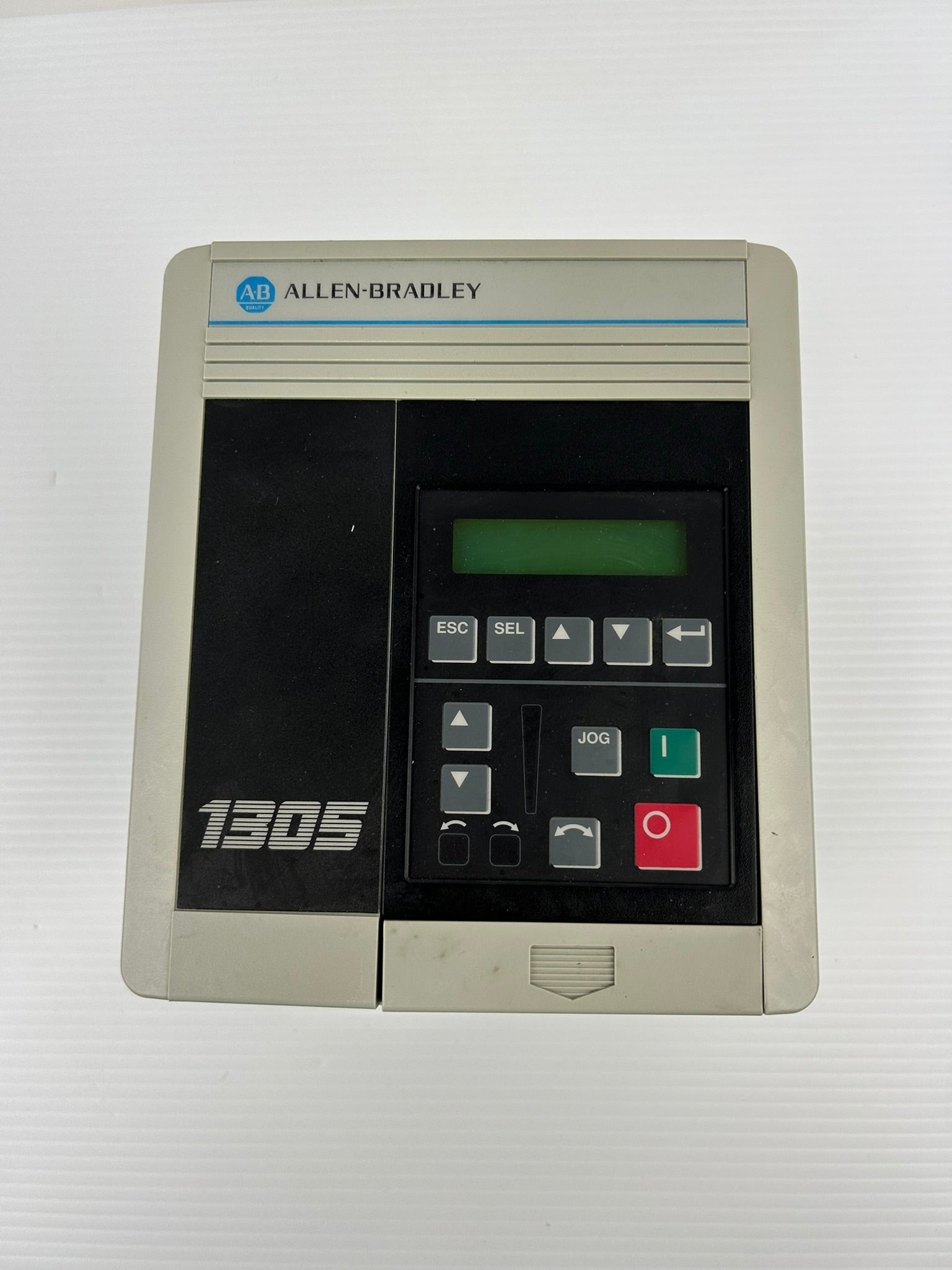 Allen-Bradley 1305-BA03A Drive Ser C 380-460V 2.2A 1HP 3PH 1305 - Cracked Case