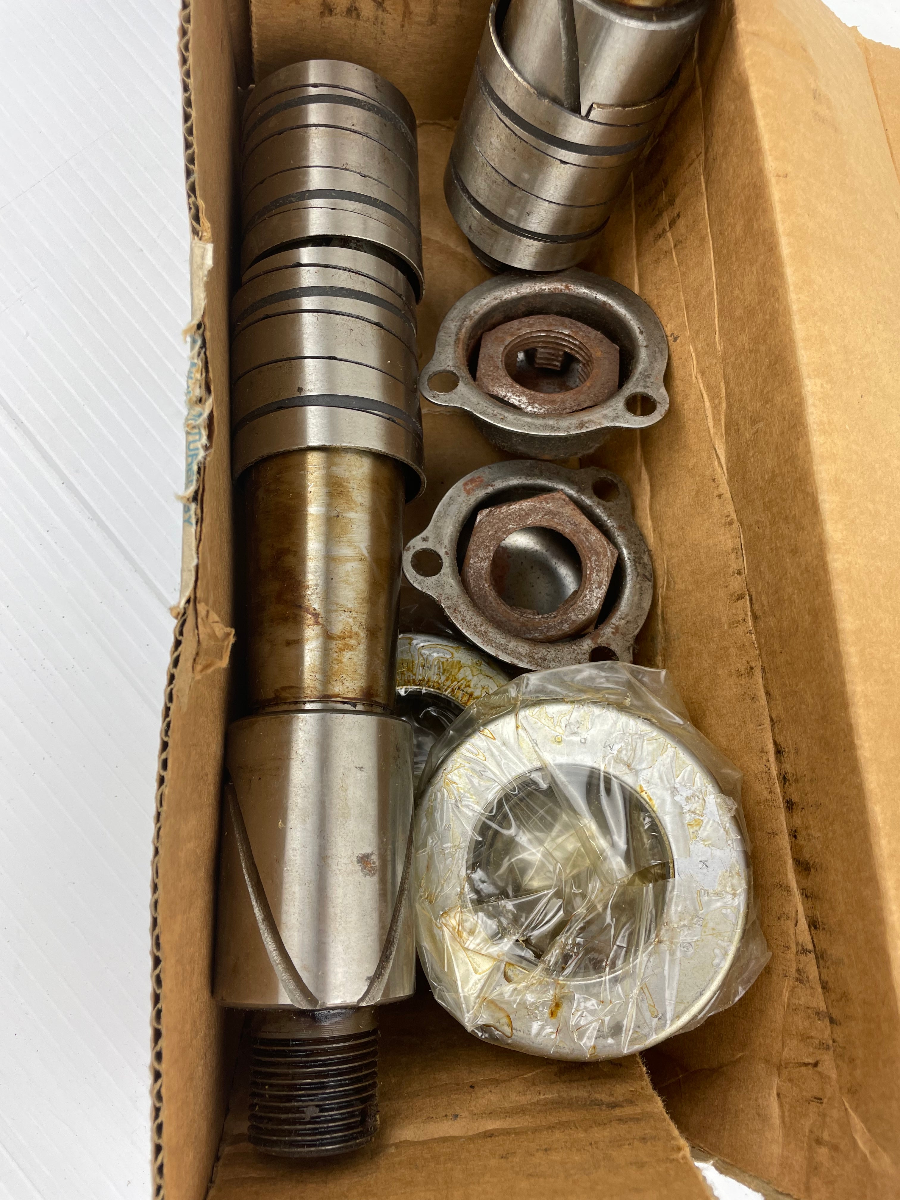 Stemco Kaiser Qwik Kit K165G King Pin Bushings Set - Spiral Steel / Grooved Pins