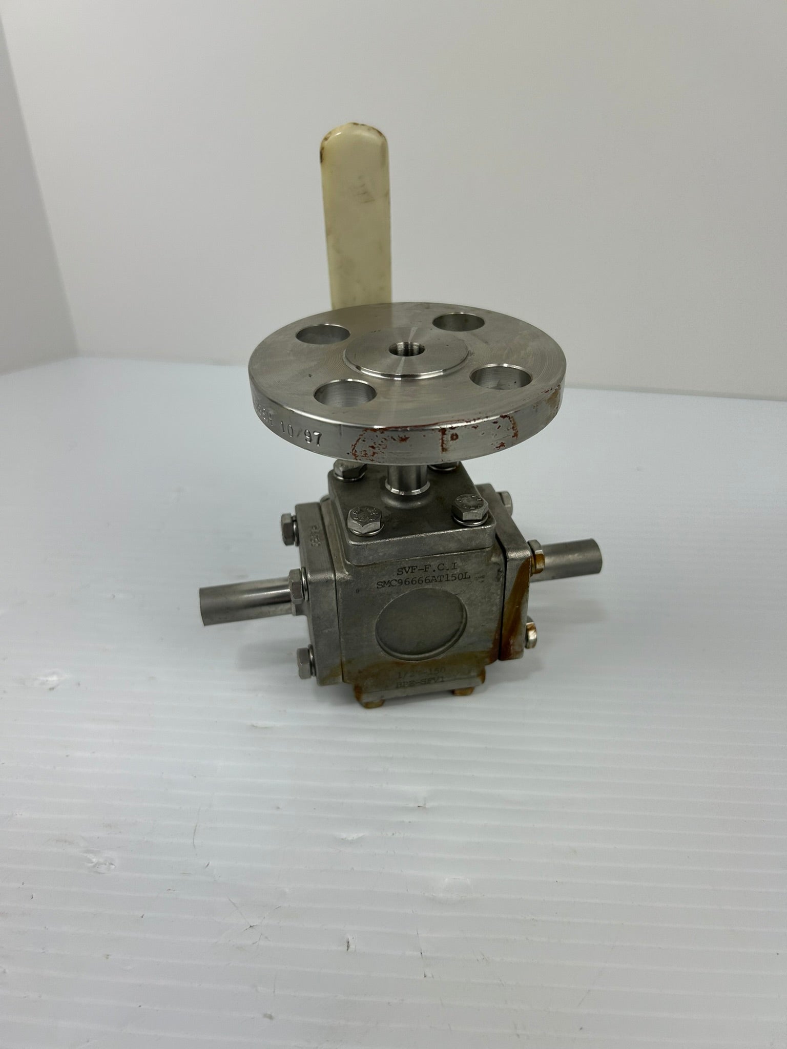 SVF Flow Controls 1000 WOG Valve 1/2"-CF3M 150 with Handle