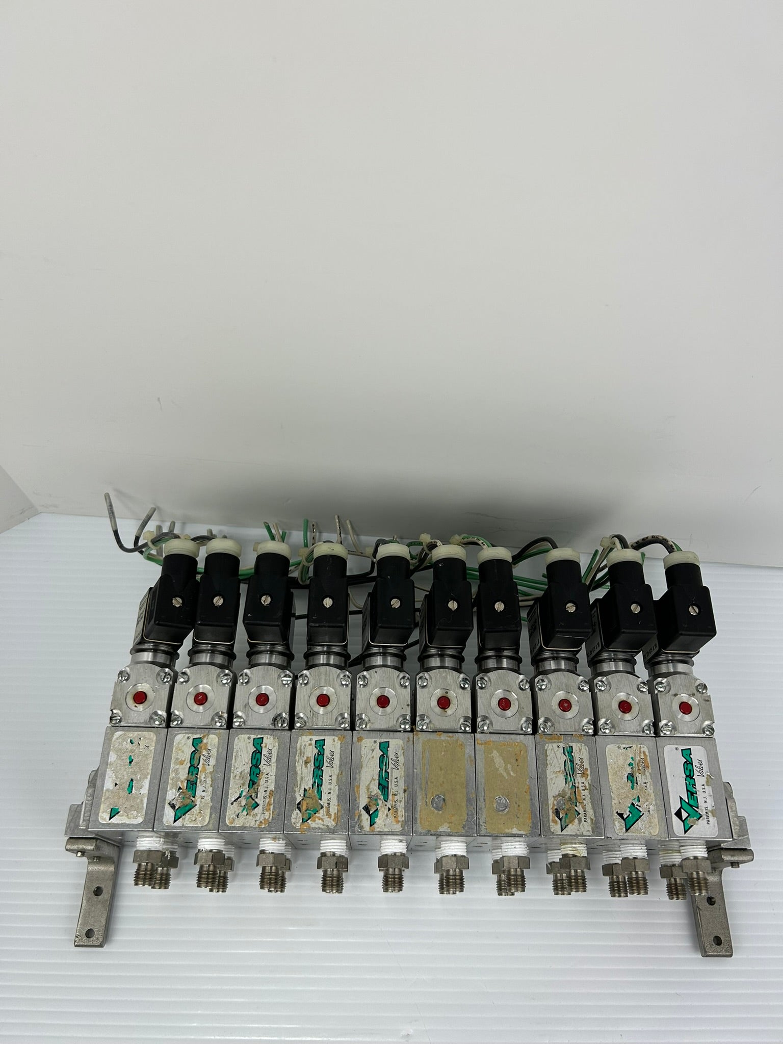 Versa KM-433-1 Manifold Valve Assemby With 10 Valves KSG-4232-6K-HC