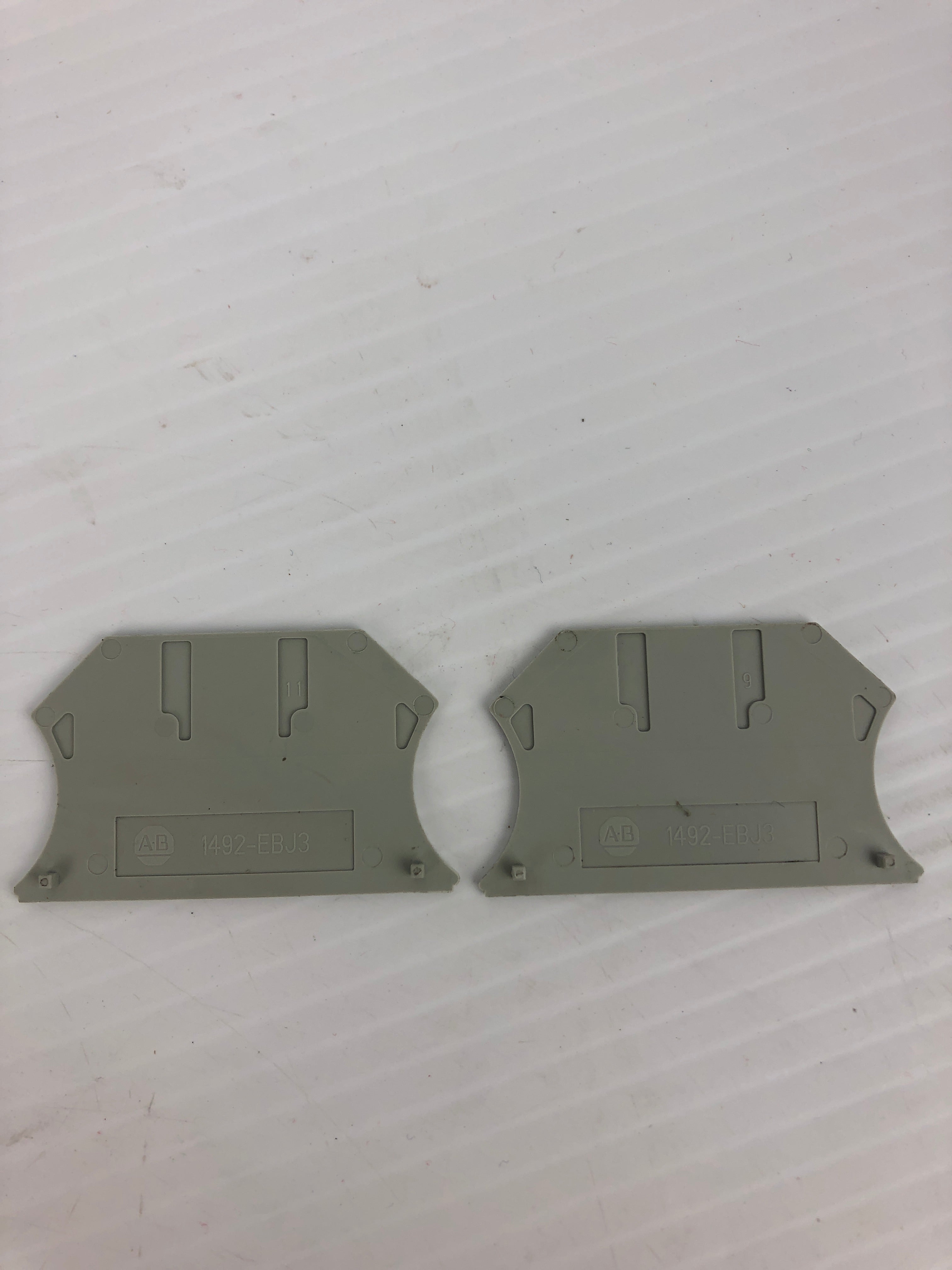 Allen Bradley 1492-EBJ3 Terminal Block End Barrier - Lot of 2 `