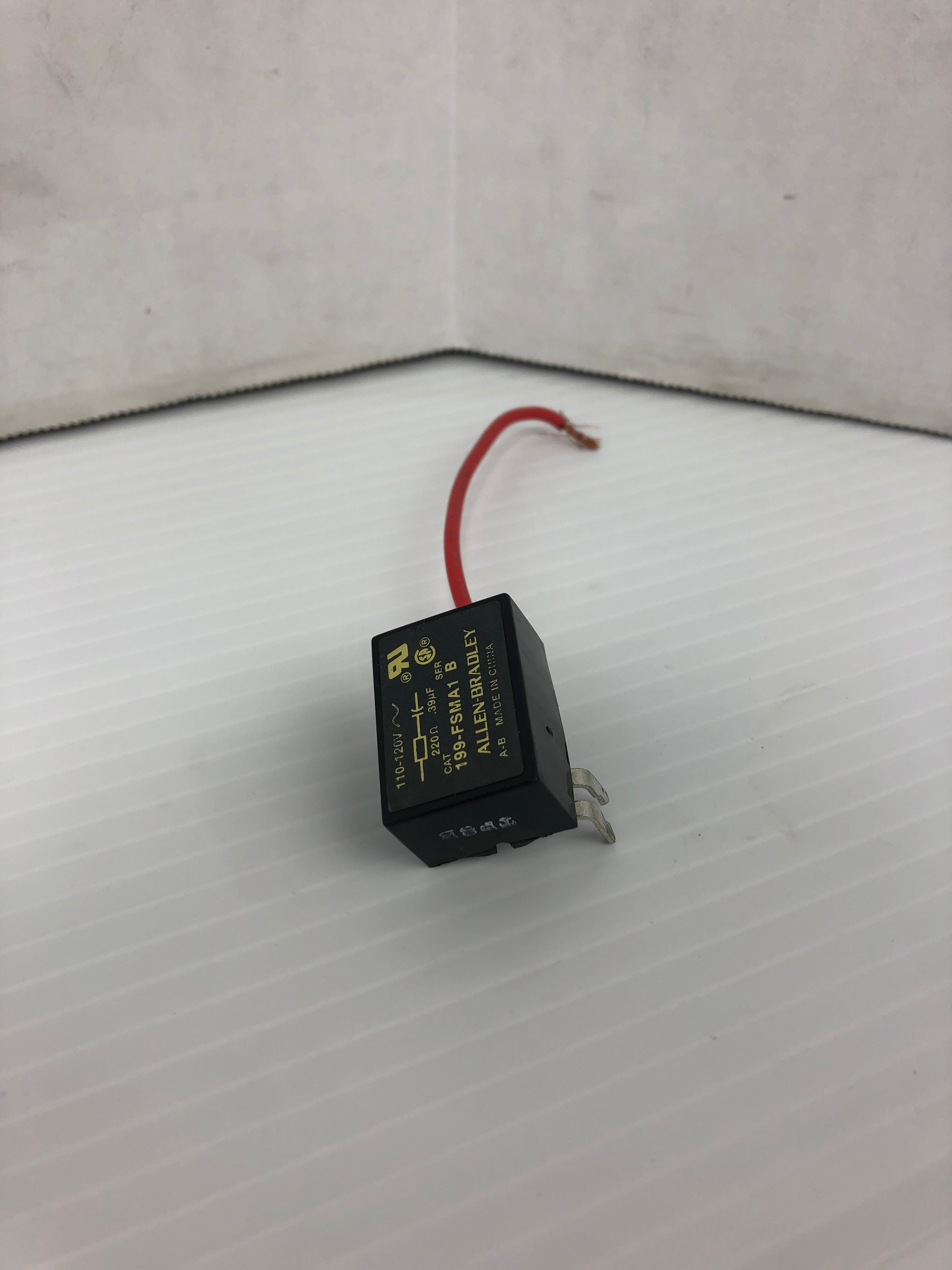 Allen-Bradley 199-FSMA1 Surge Suppressor Ser. B 110-120V 220Ω .39μF - Lot of 2