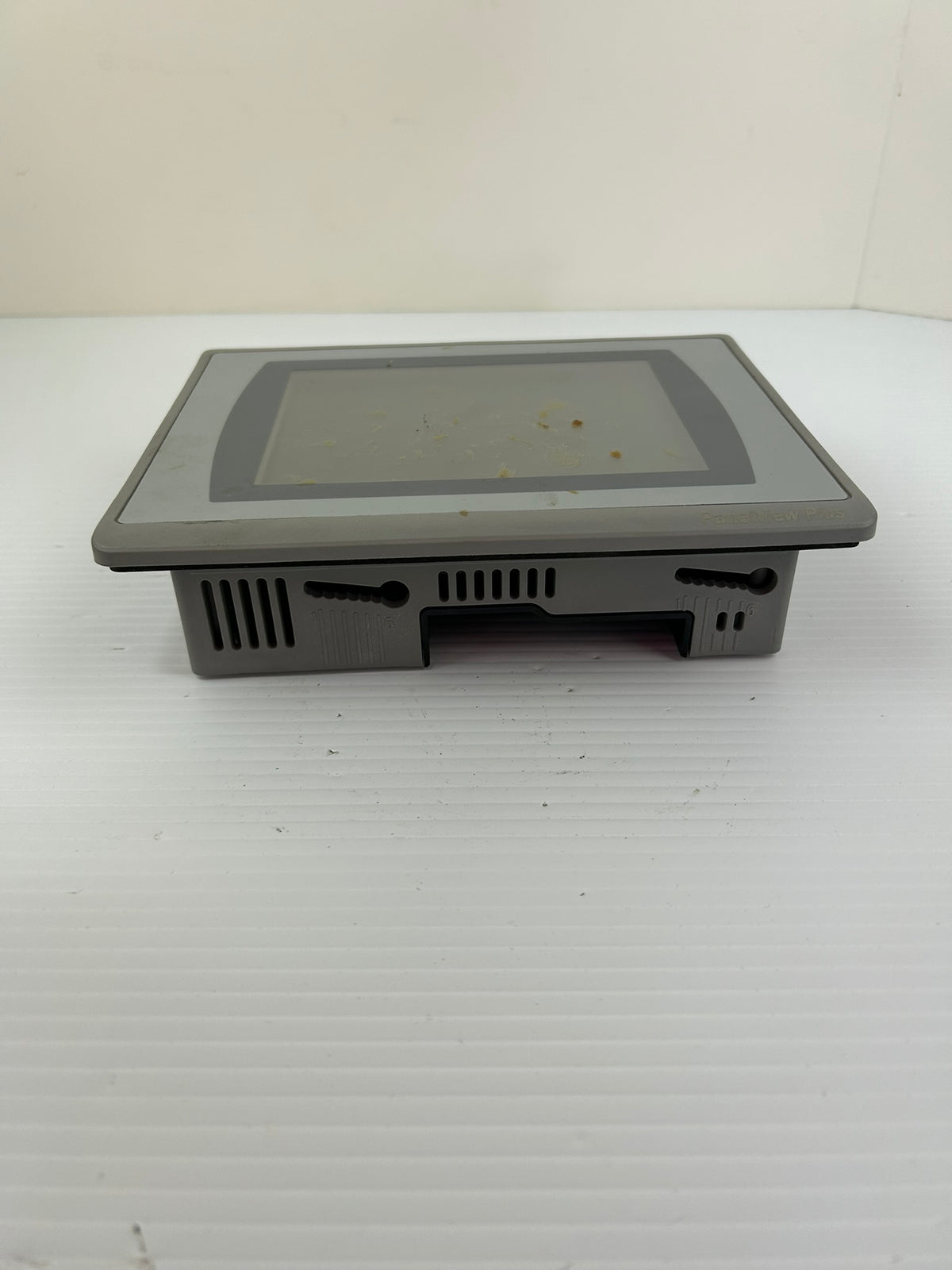 Allen-Bradley PanelView Plus 7 7" HMI Screen 2711P-T7C21D8S Series C 24VDC