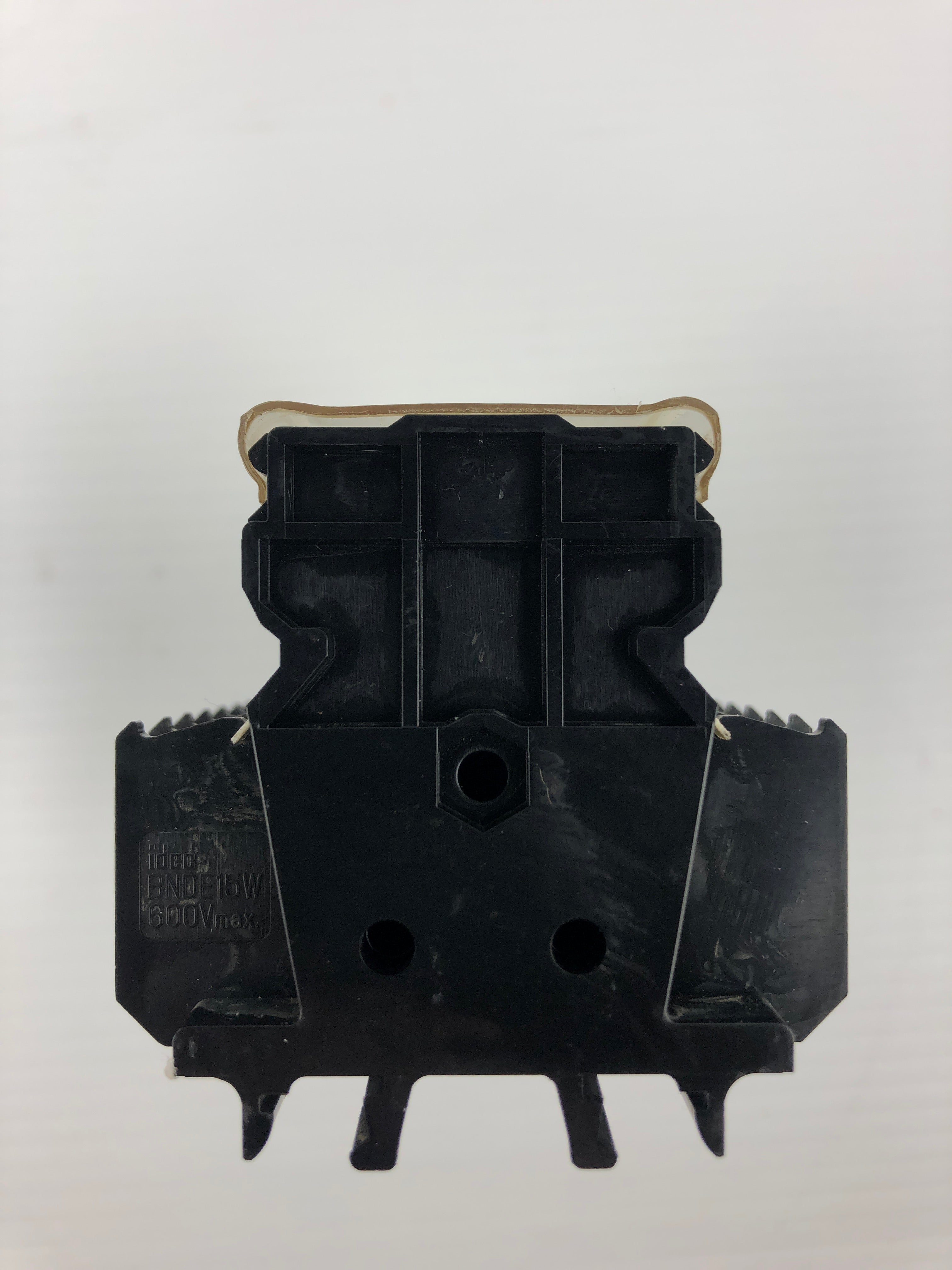 Idec BNDE15W Terminal Block 600V 19P