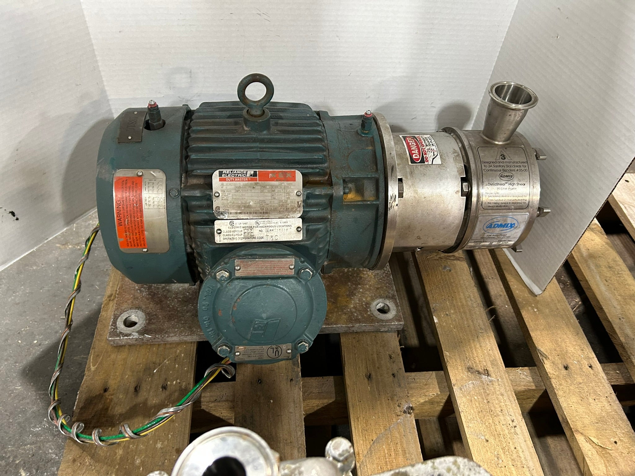 Reliance Electric 01MCN90235G001AD XEX Duty Master Motor 5HP 3PH Admix FF-425P