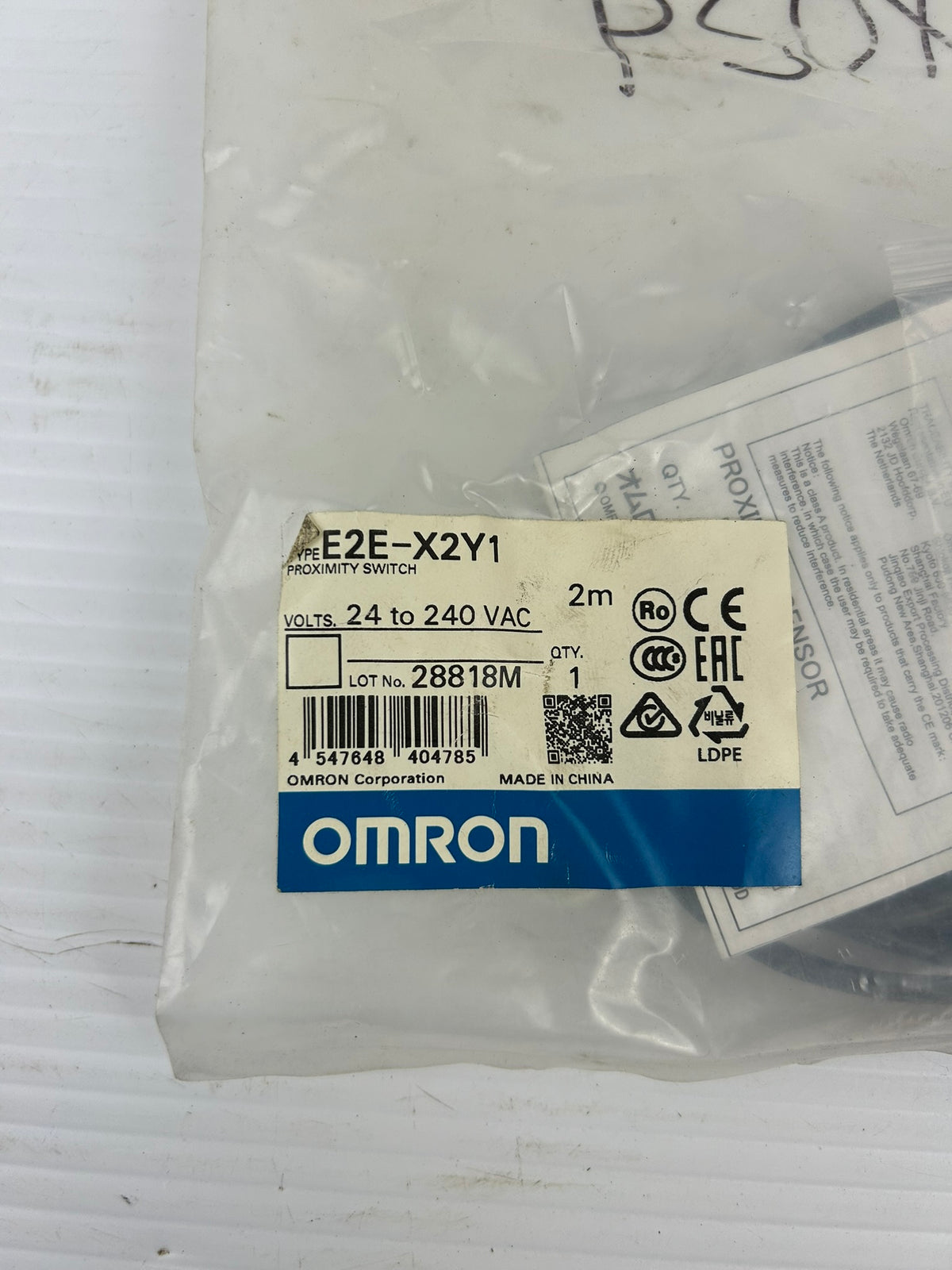 OMRON E2E-X2Y1 2M Proximity Sensor M12 2mm AC 2-Wire NO 24-240VAC