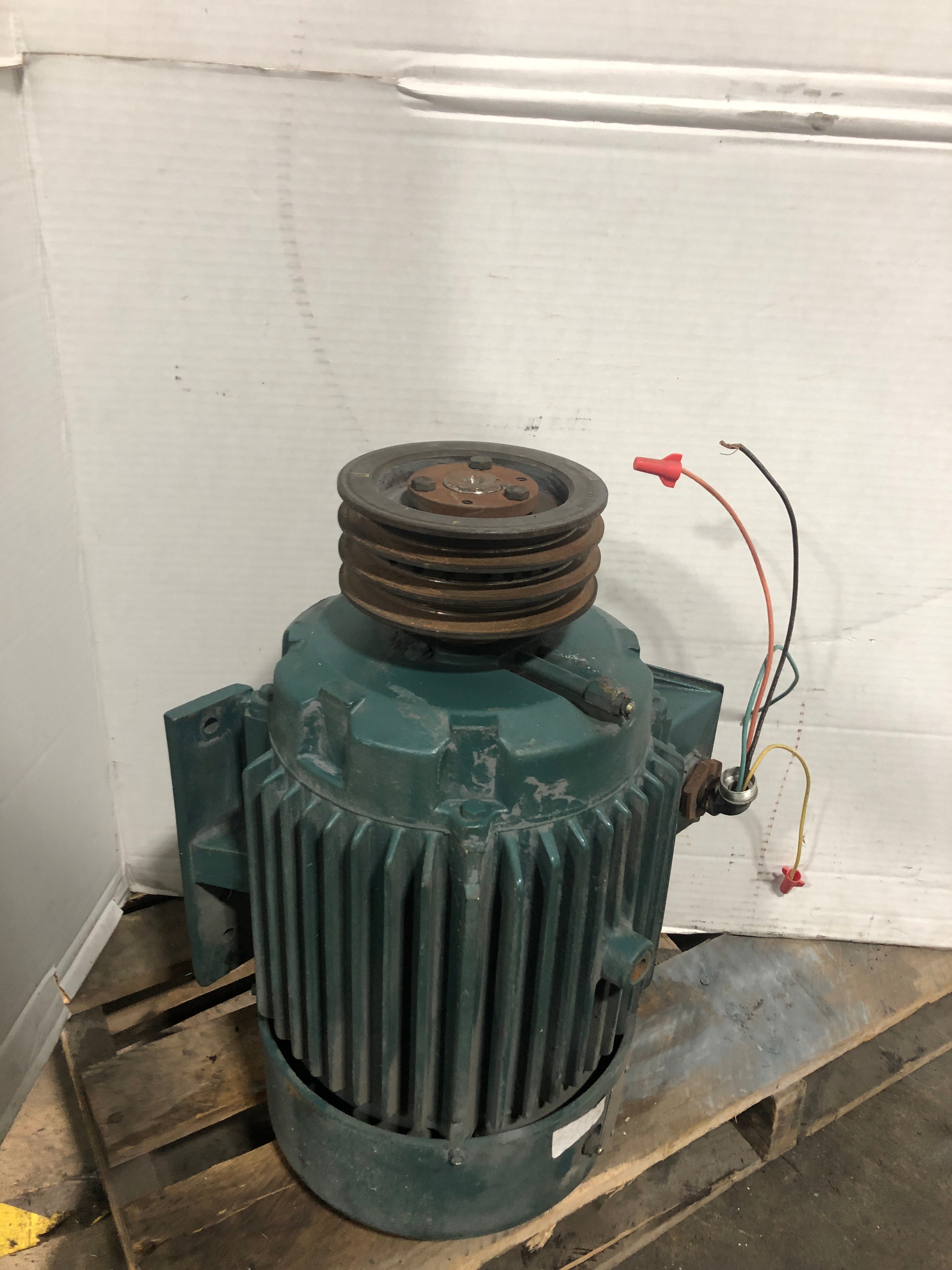 Reliance Electric 841XL P2163395-24 AC Motor 10HP 10215T 1765RPM 460V 12.3A