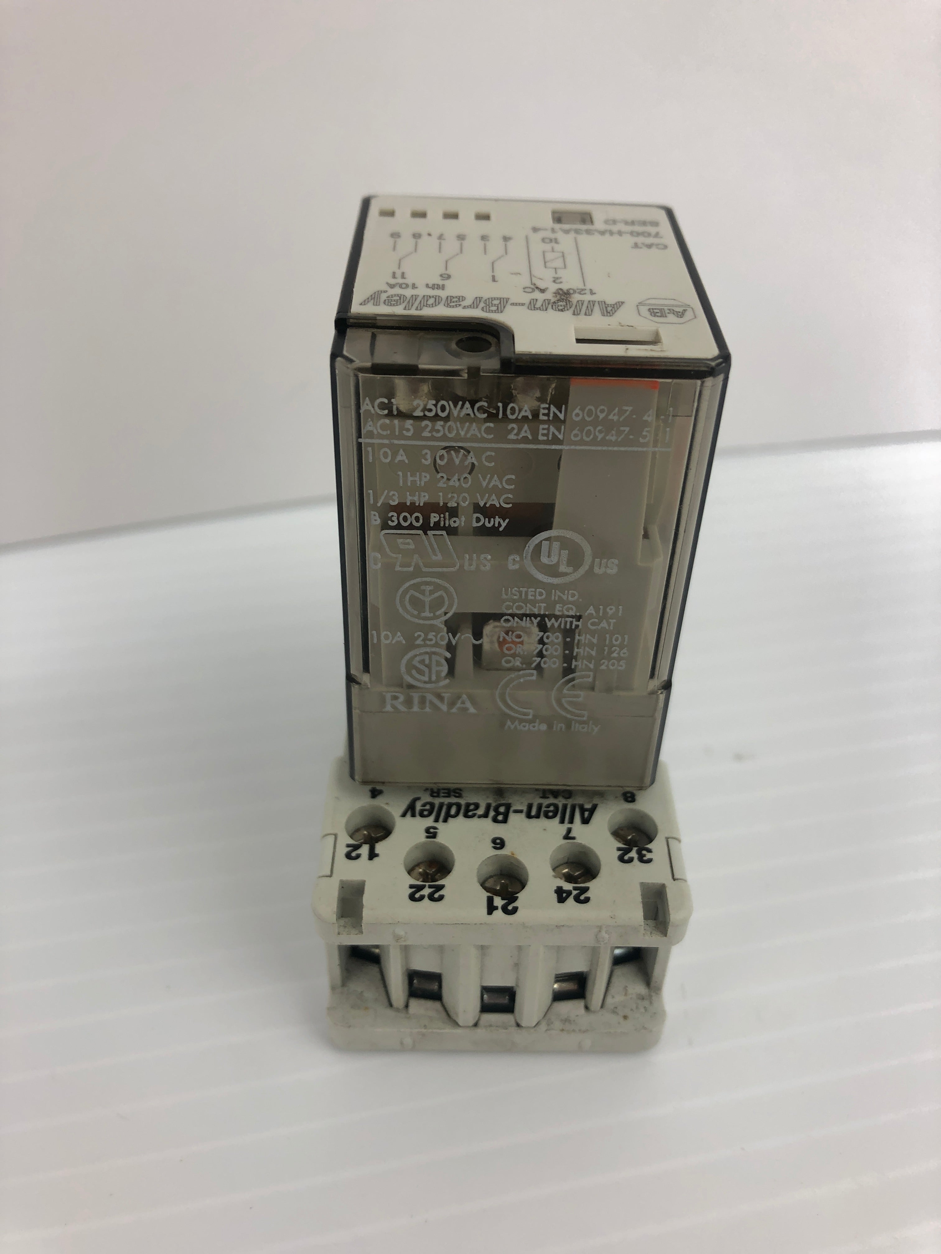 Allen-Bradley 700-HA33A1-4 Relay Ser. D with 700-HN101 Base Ser. C - Lot of 2