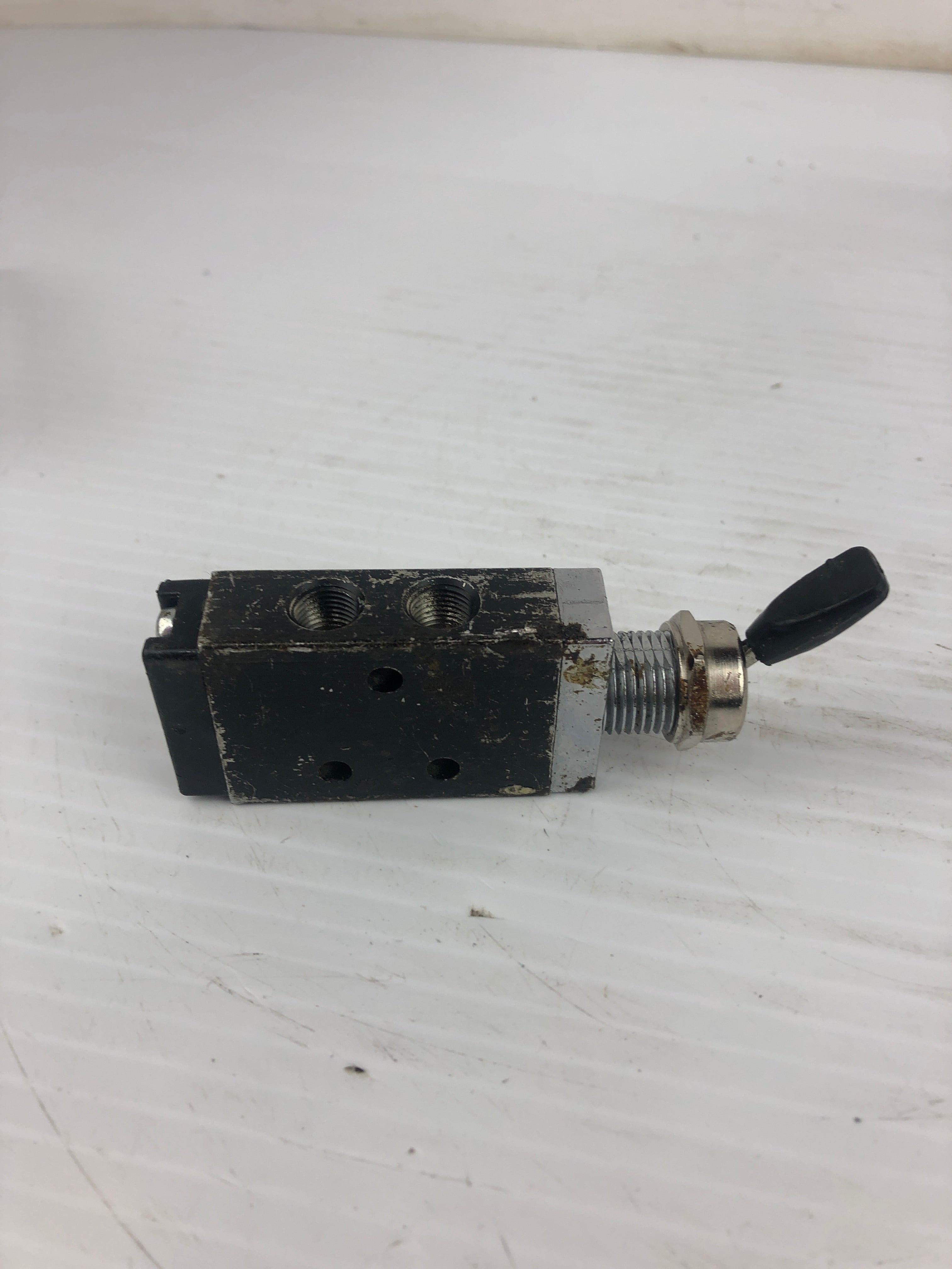 Parker 414811000 Toggle Control Valve 150 PSI