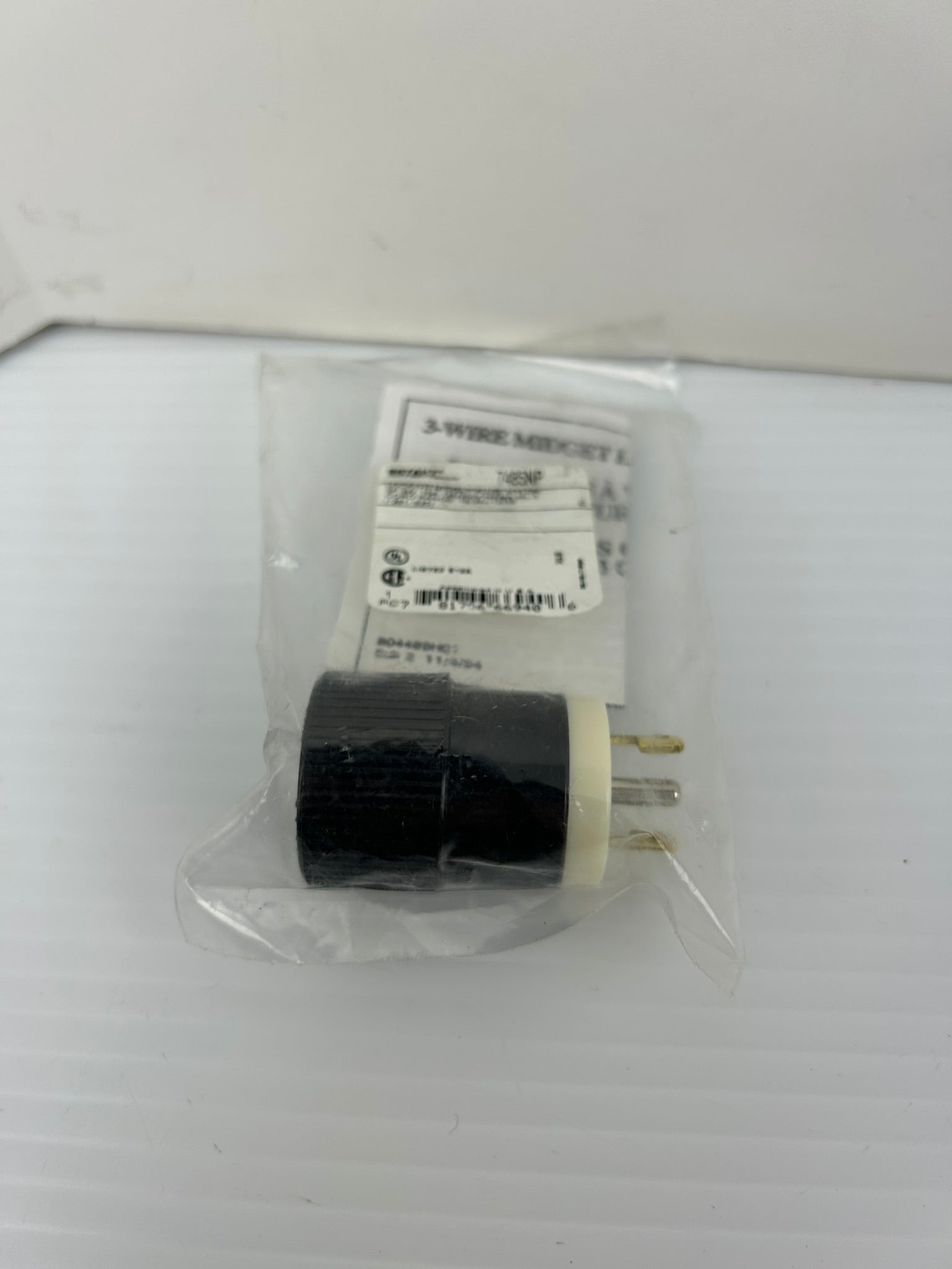 Bryant 7485NP Locking Midget Plug 125/250V 15A 3P 3W - Lot of 2