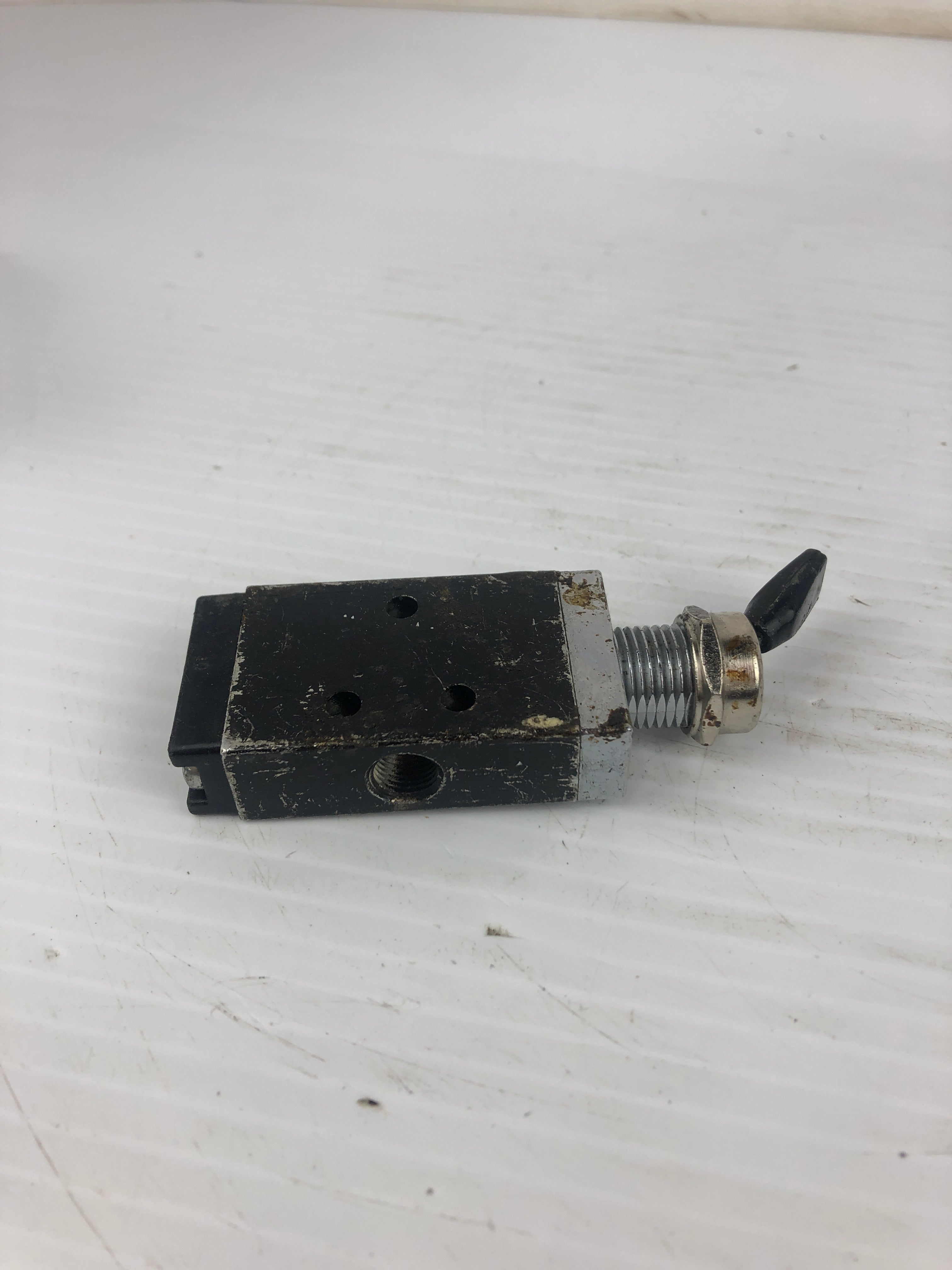 Parker 414811000 Toggle Control Valve 150 PSI